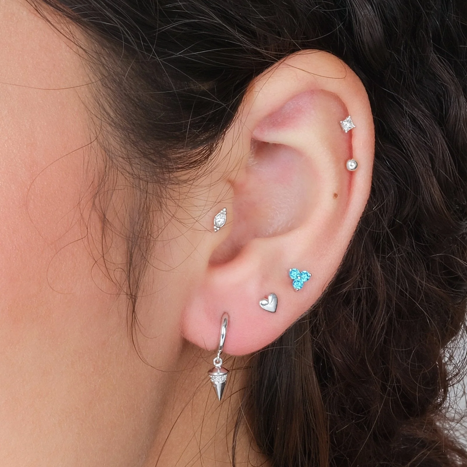White Gold Aquamarine Trinity Cluster Flat Back Stud - Image 7