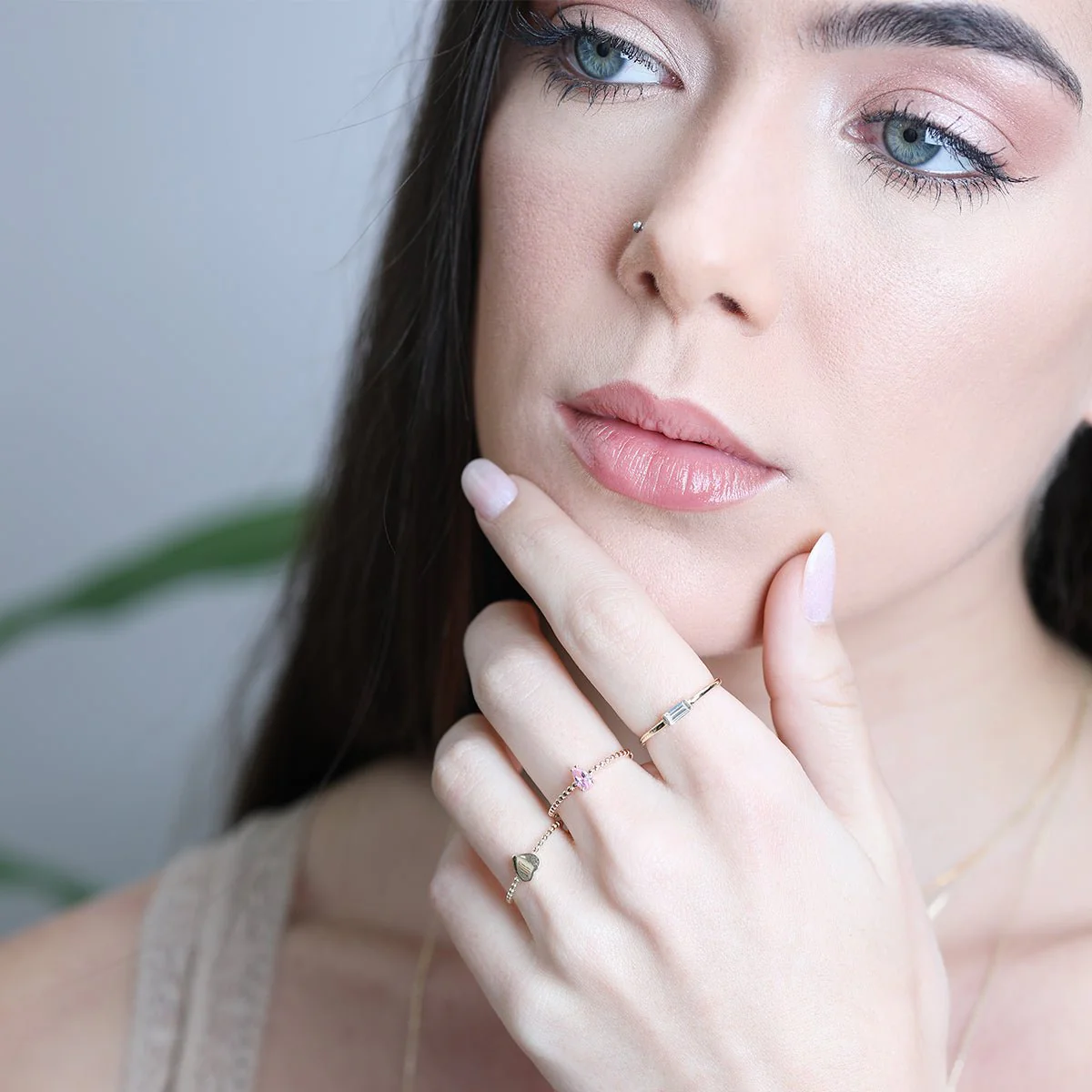Stacking Ring With Gemstone Baguette in Solid 14k Yellow Gold - Image 2