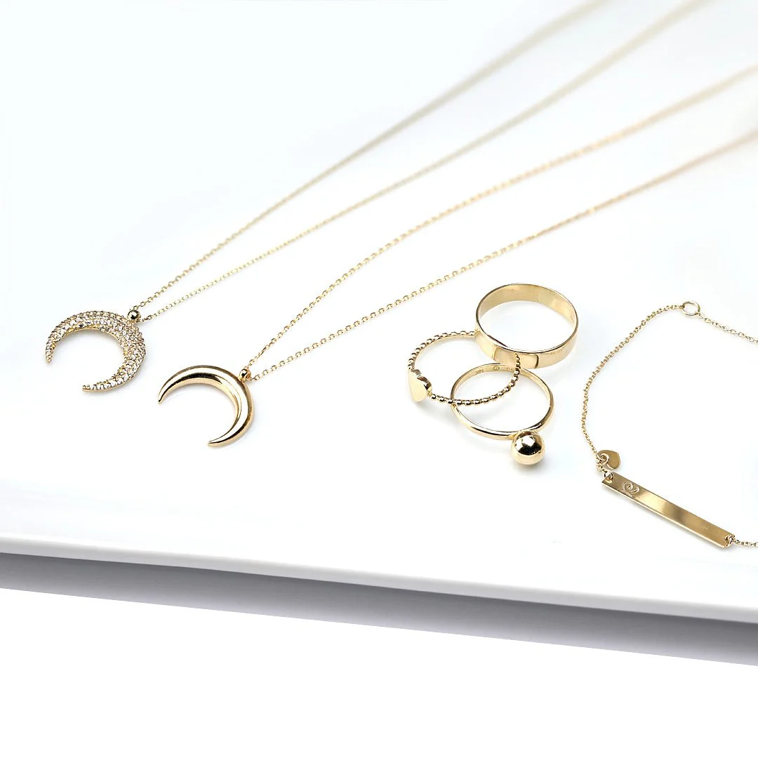 Bar with Engraved Heart Monogram Bracelet in Solid 14k Yellow Gold - Image 4