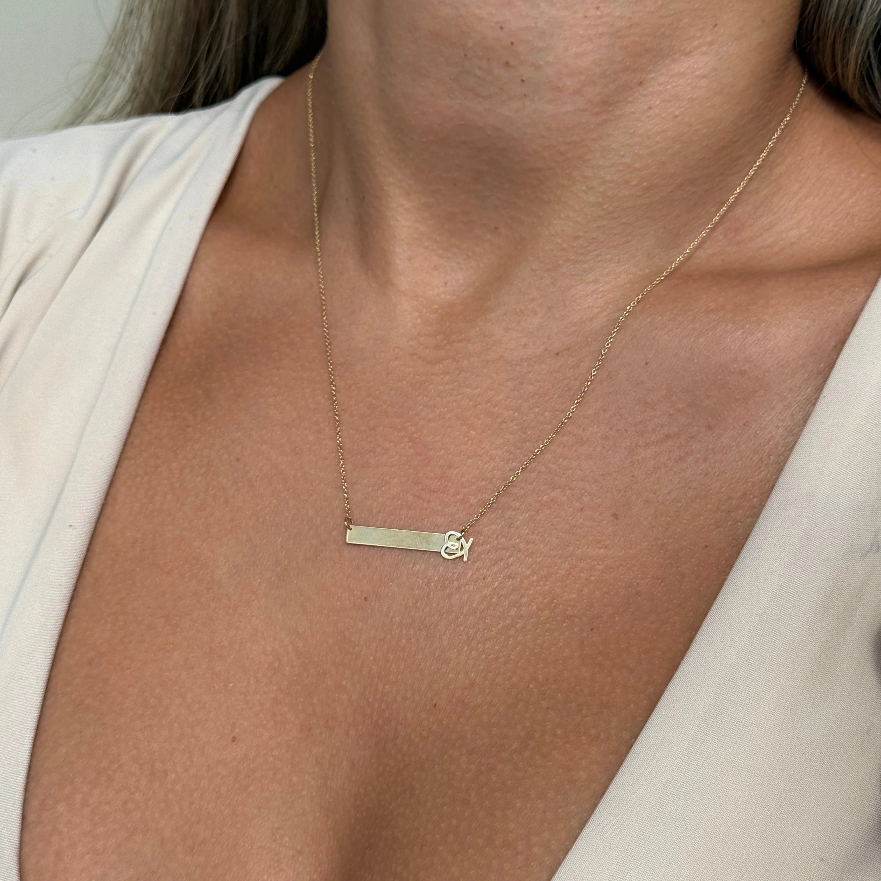 Yellow Gold Bar Monogram Nameplate Necklace - Image 4