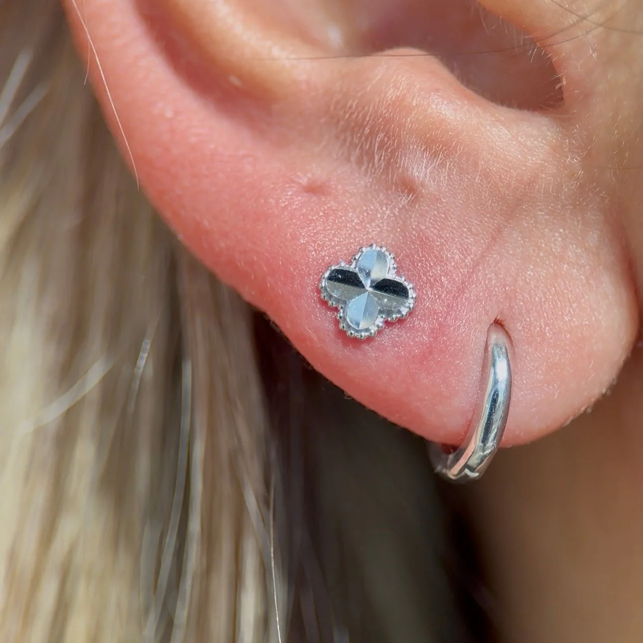 White Gold Diamond Cut Clover Flat Back Earring - Image 2