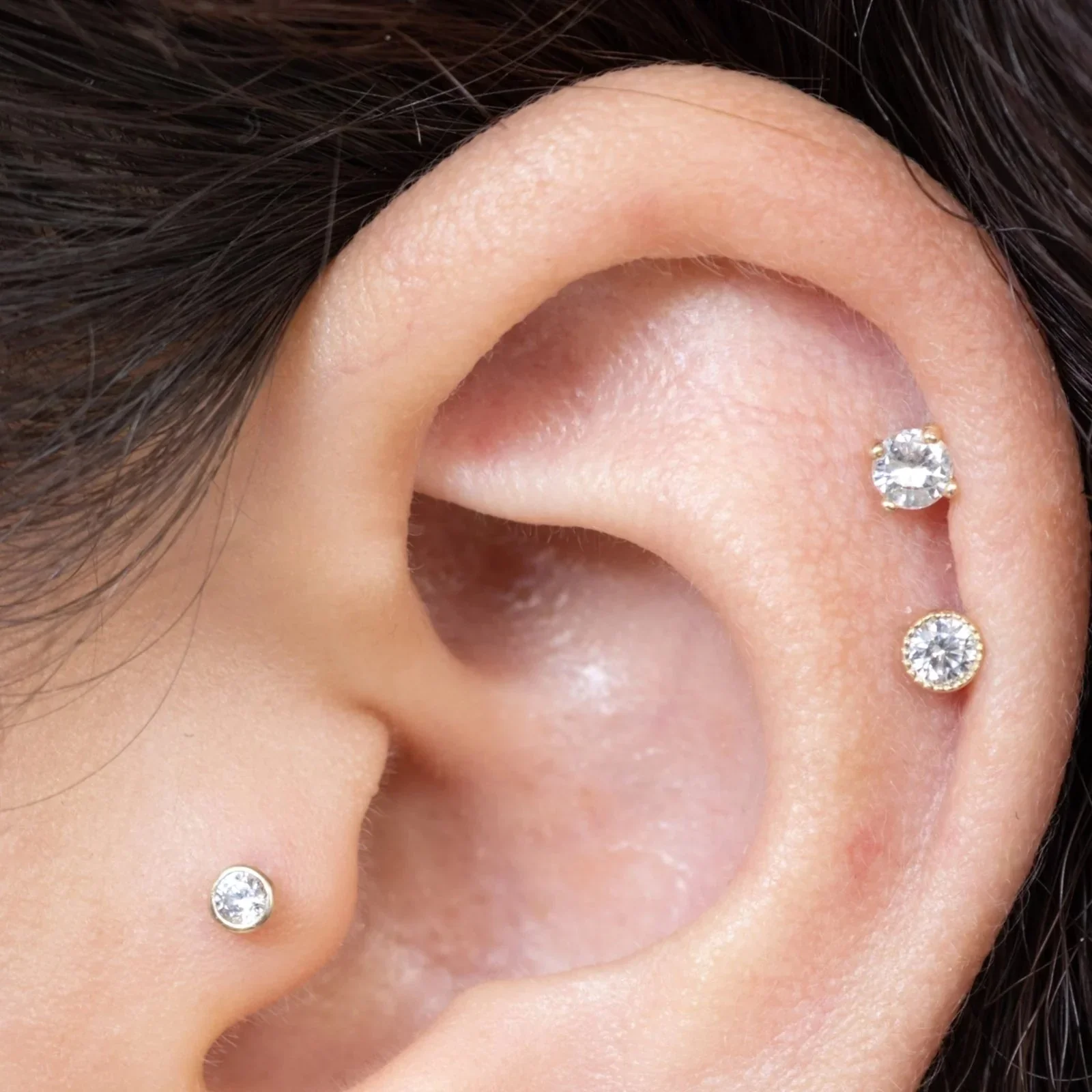 Yellow Gold Round Gemstone Bezel Set Flat Back Earring - Image 11