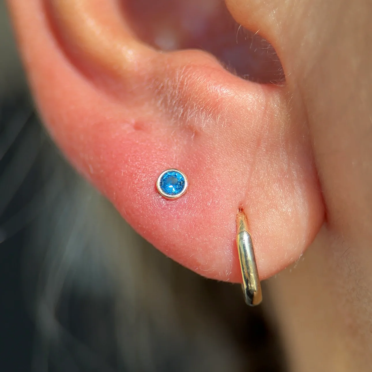 Yellow Gold Round Blue Topaz Bezel Flat Back Earring - Image 6
