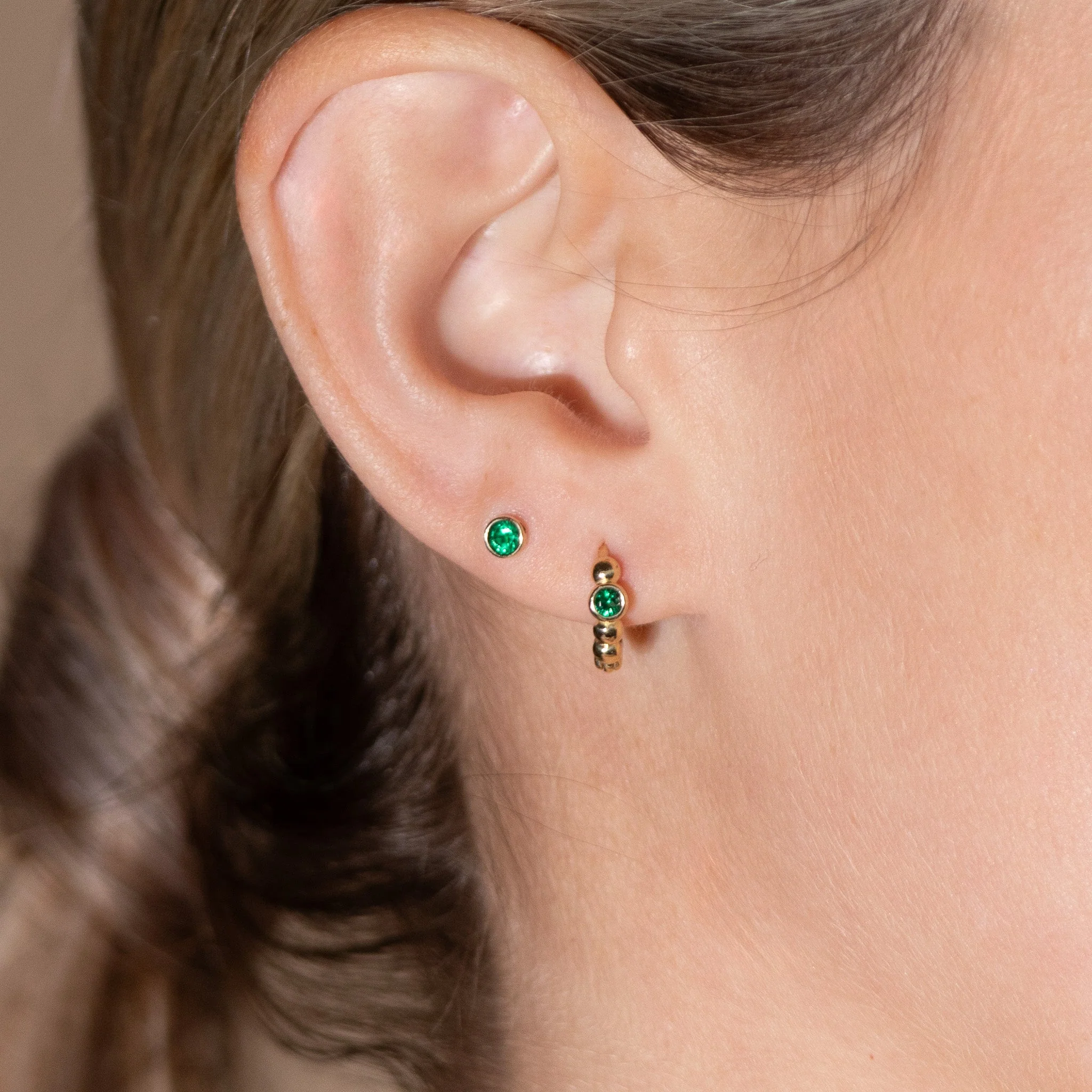 Yellow Gold Round Emerald Bezel Flat Back Earring - Image 4