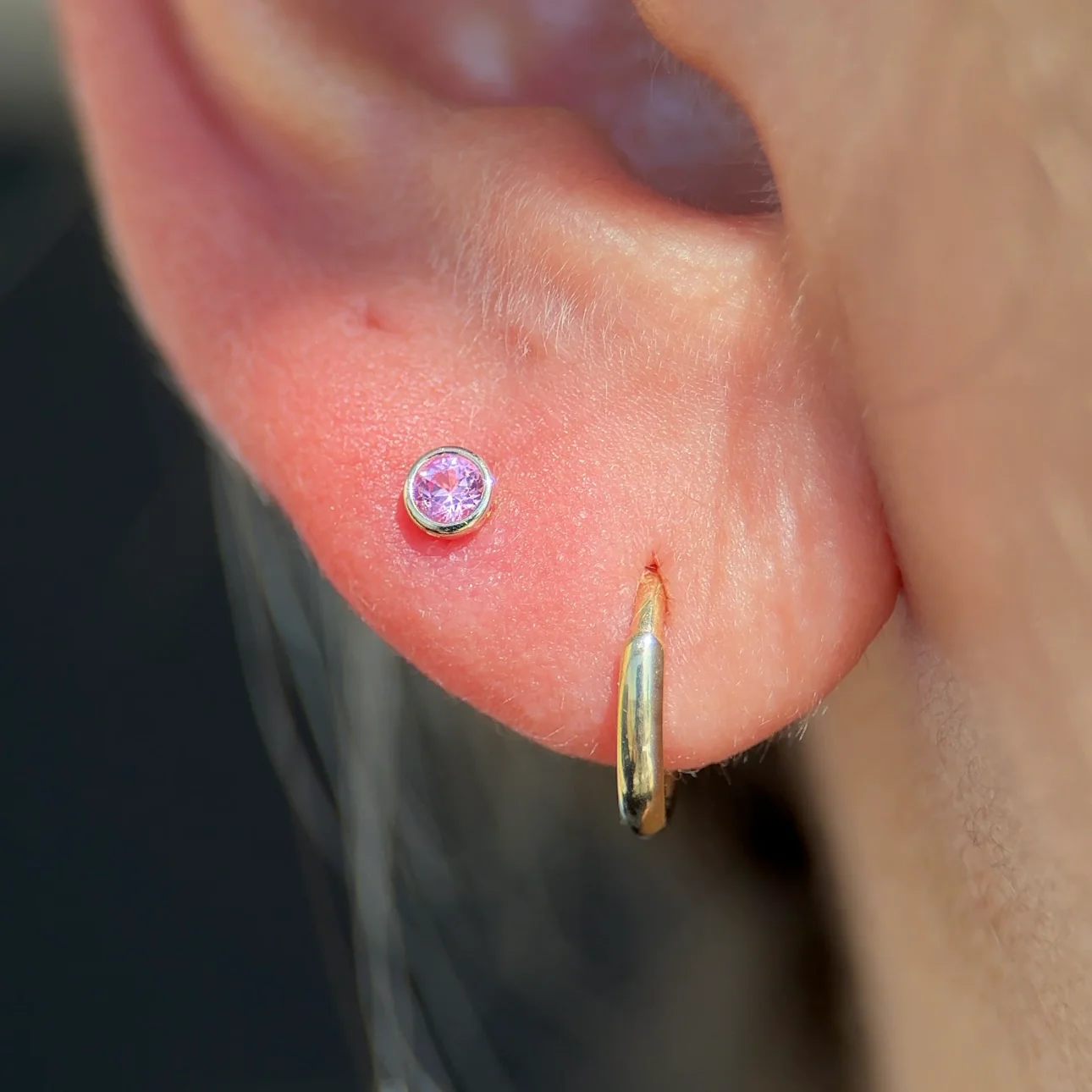 Yellow Gold Round Tourmaline Bezel Flat Back Earring - Image 2