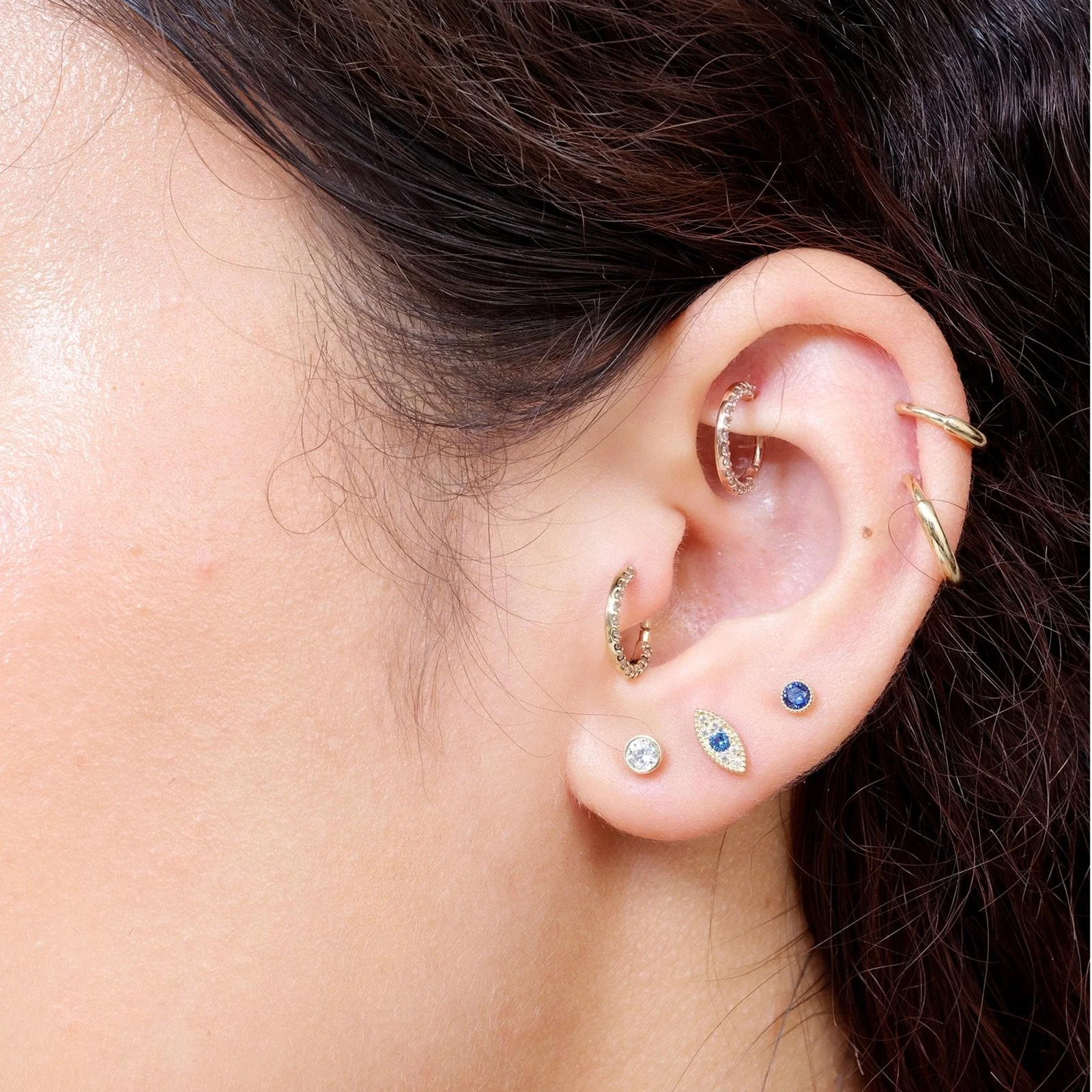 Yellow Gold Blue Sapphire Milgrain Set Flat Back Earring - Image 3