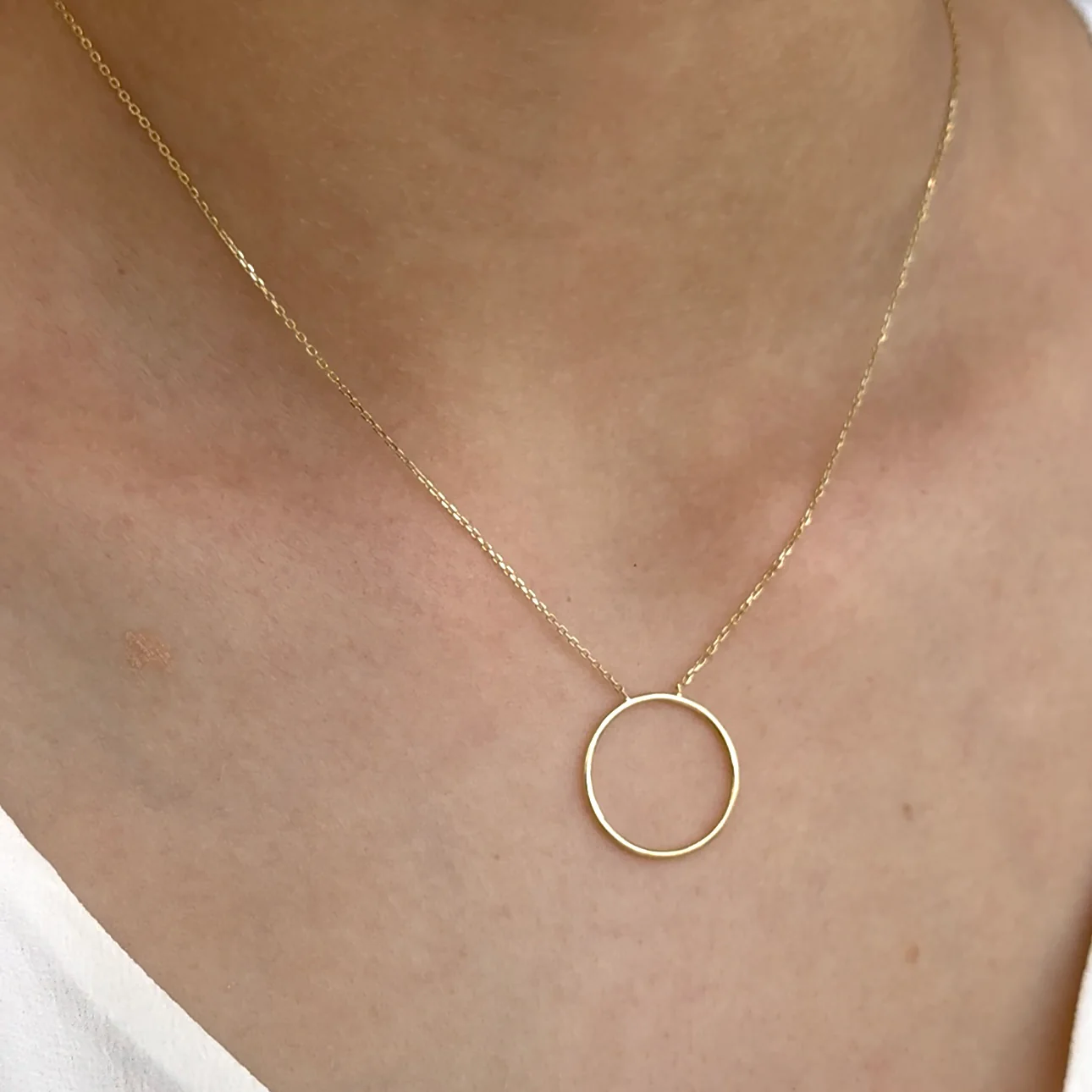 Solid 14k Yellow Gold Circle Pendant Necklace - Image 3