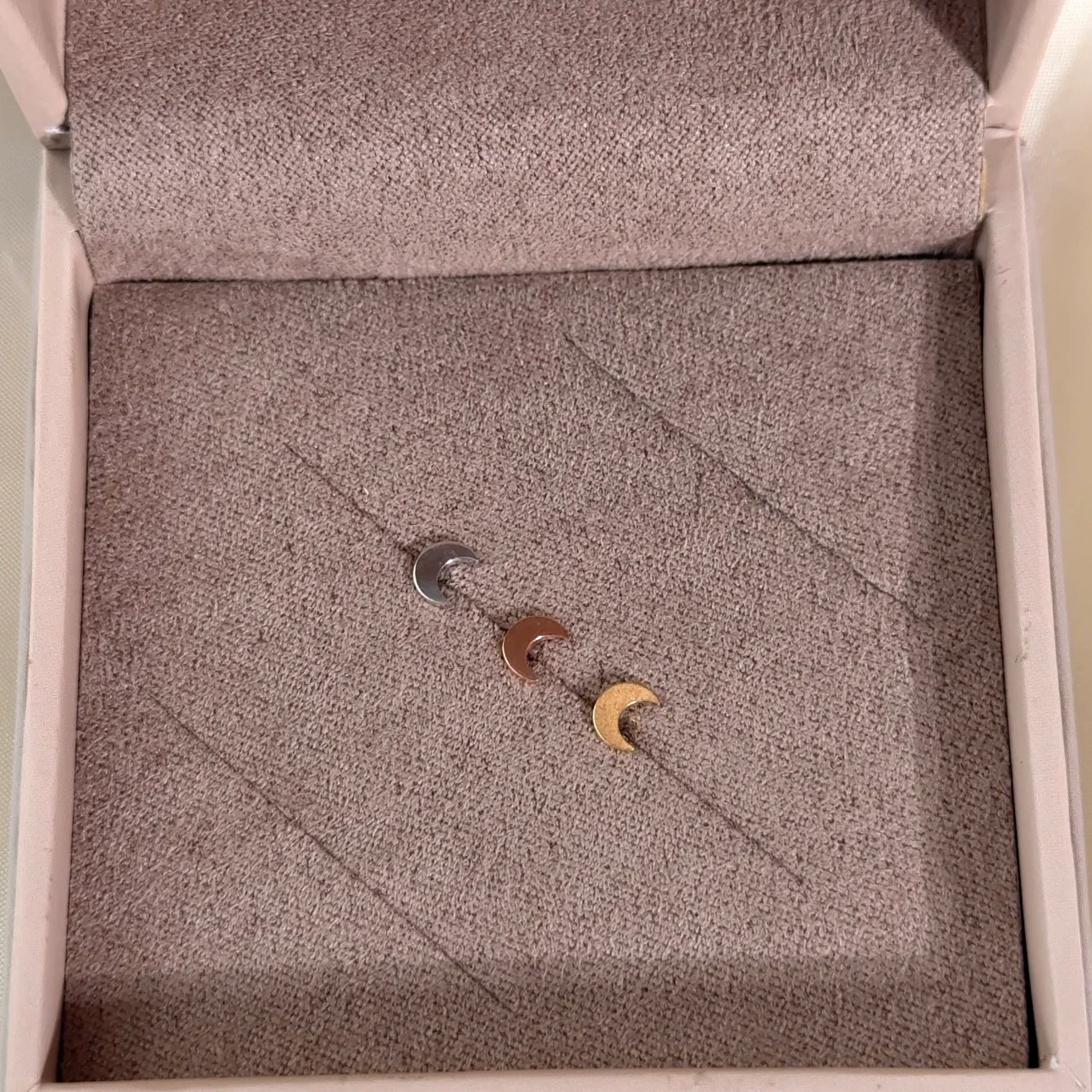 White Gold Crescent Moon Flat Back Earring - Image 3