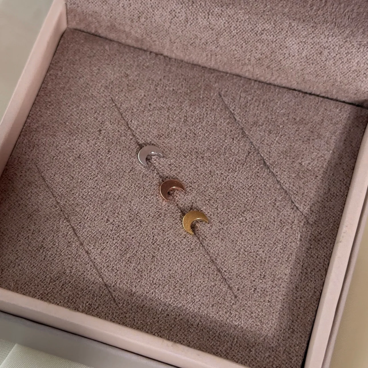 White Gold Crescent Moon Flat Back Earring - Image 4