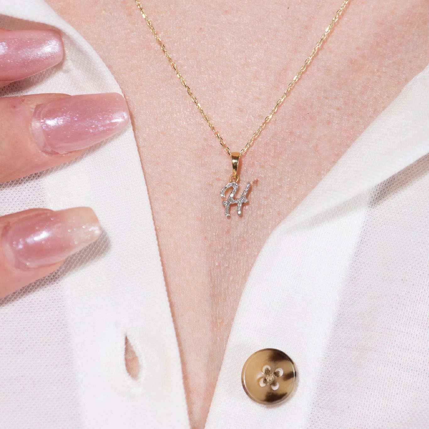 Yellow Gold Cursive Diamond Initial Necklace - H - Image 6
