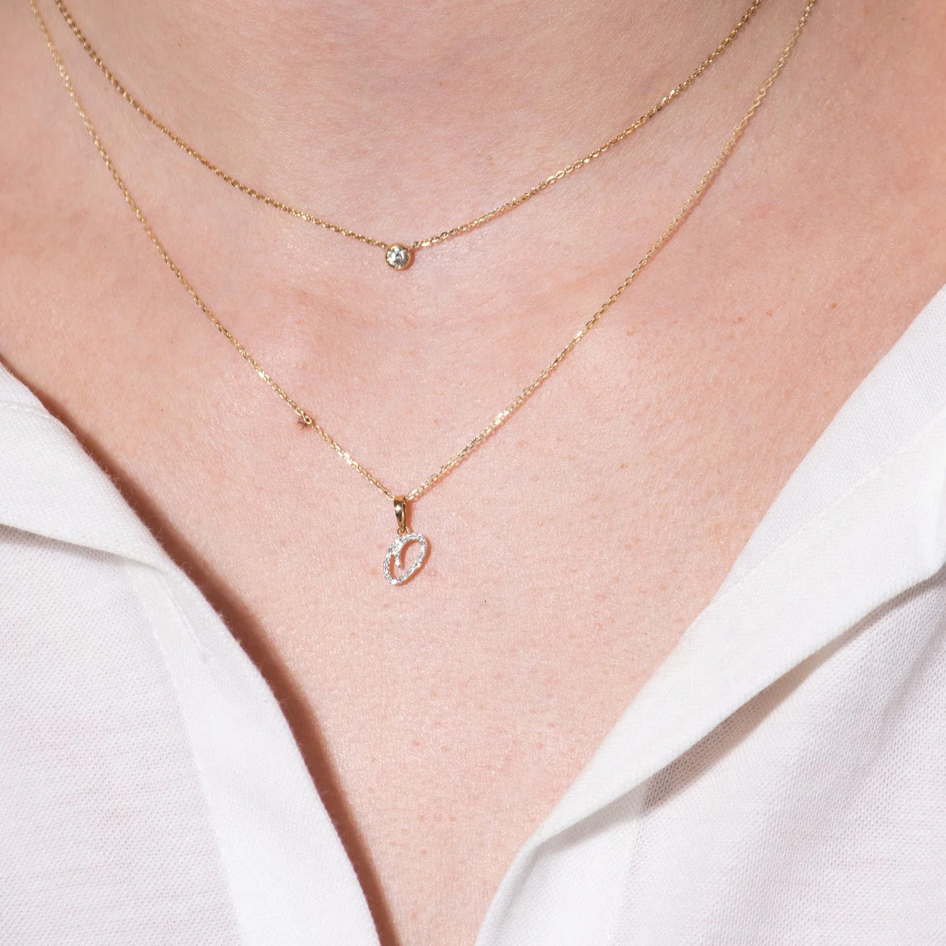 Yellow Gold Cursive Diamond Initial Necklace - Q - Image 6