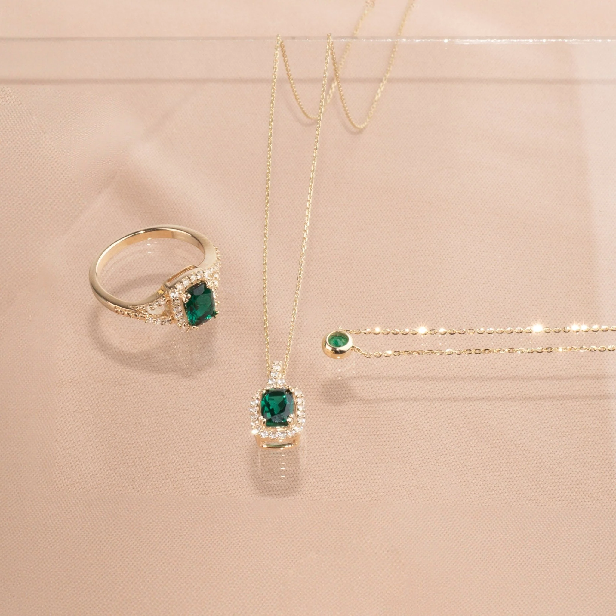 Yellow Gold Cushion Cut Emerald Sapphire Necklace - Image 6