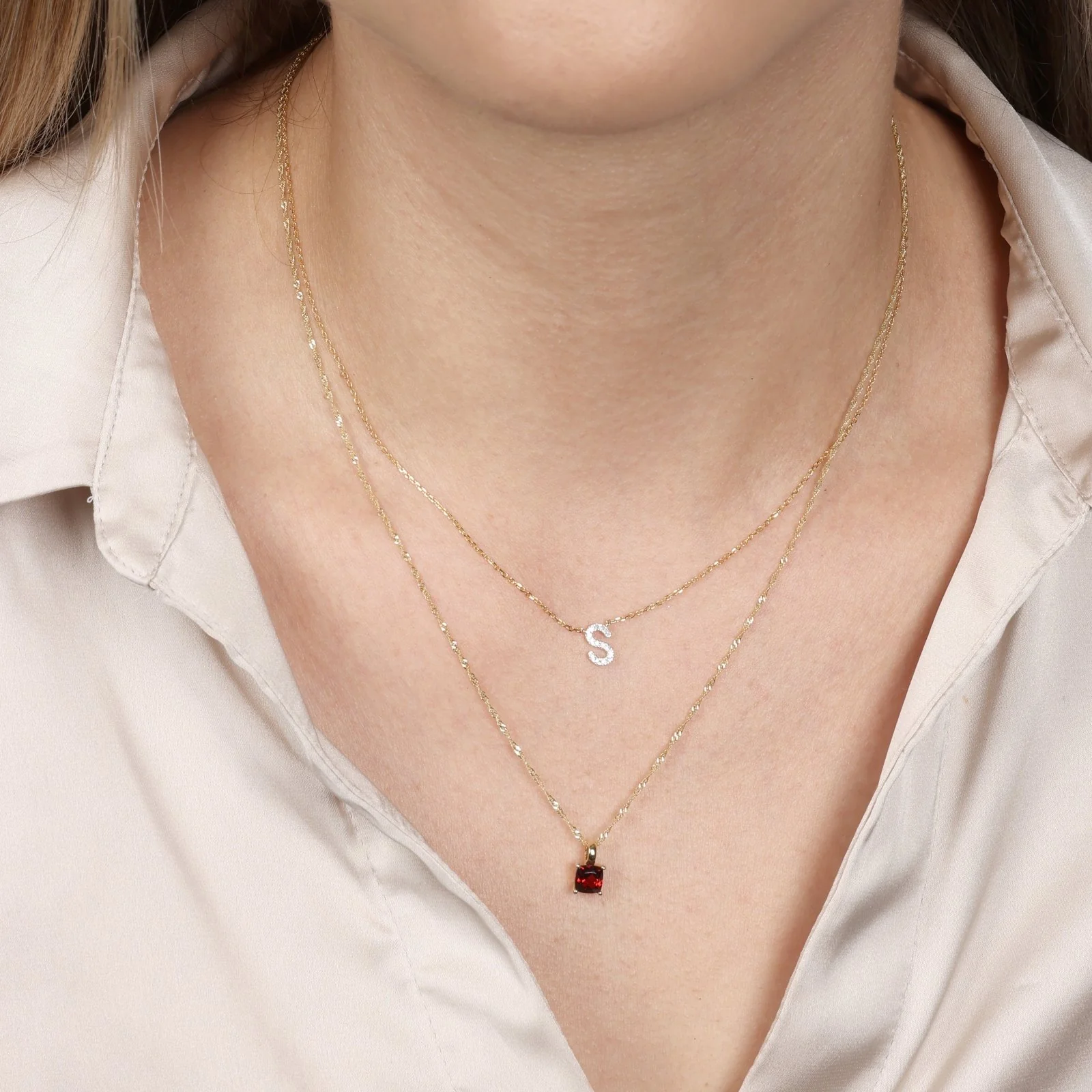 Yellow Gold Cushion Garnet Pendant Necklace - Image 3