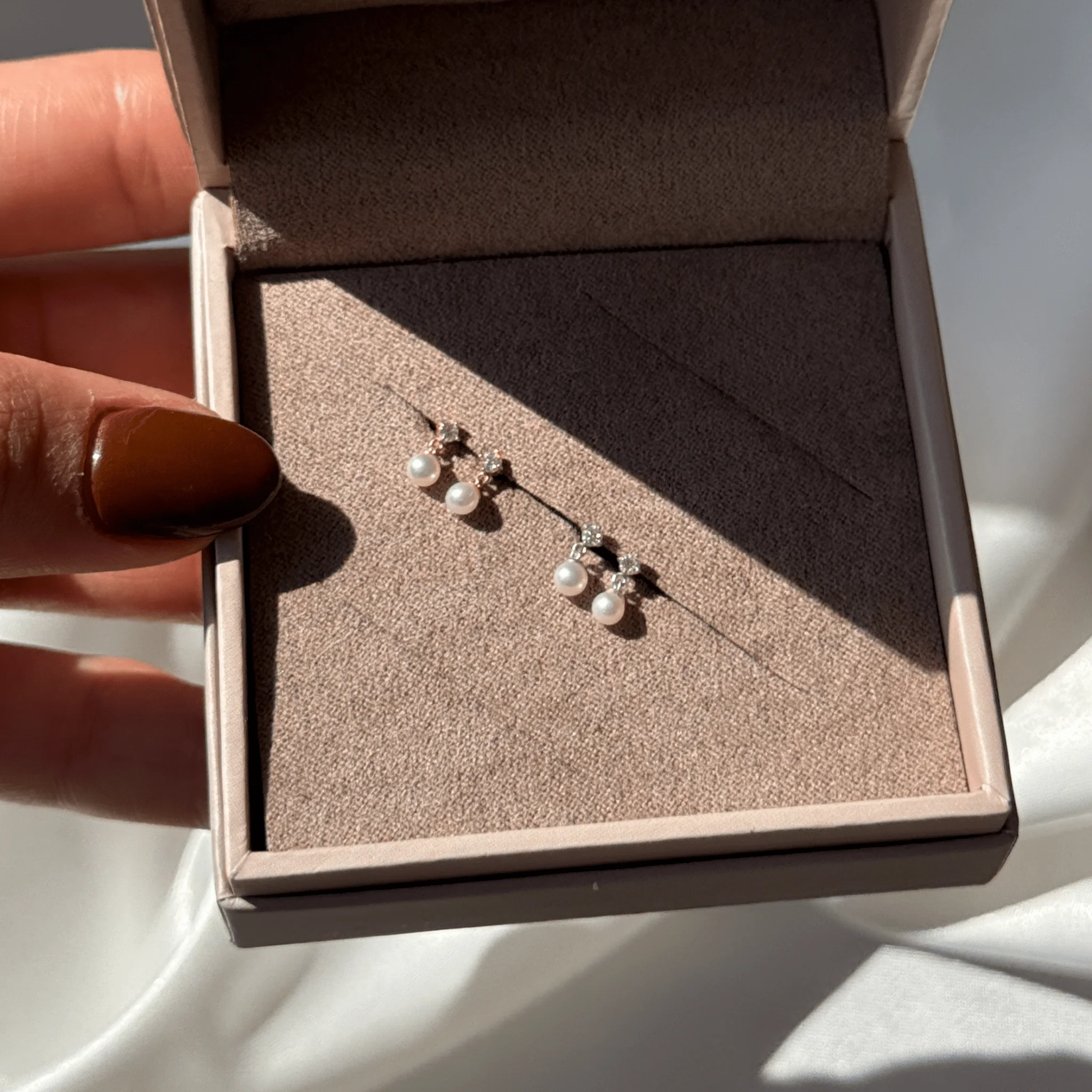White Gold Diamond Pearl Drop Flat Back Earring - Image 9