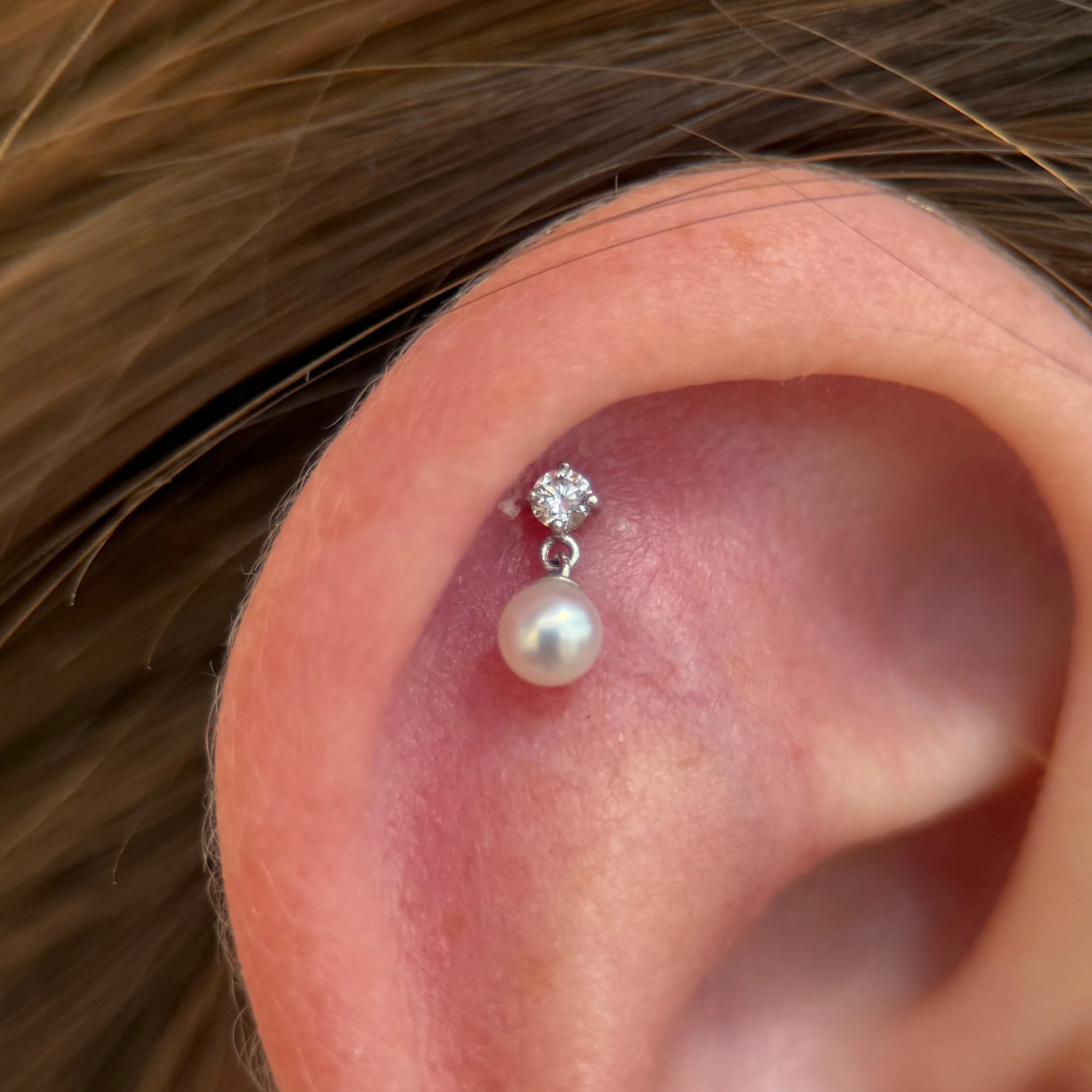 White Gold Diamond Pearl Drop Flat Back Earring - Image 2