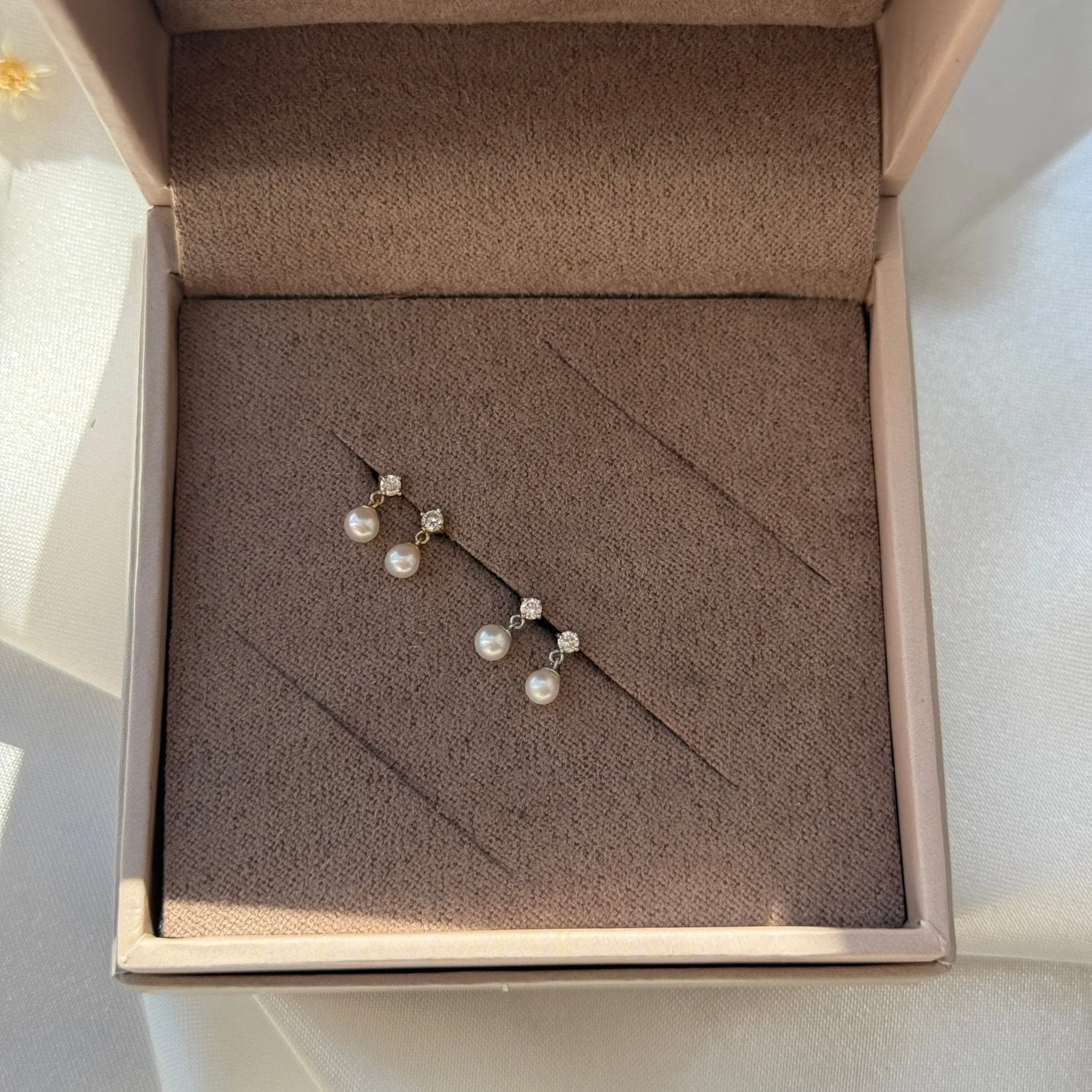 Yellow Gold Diamond Pearl Drop Flat Back Earring - Image 8