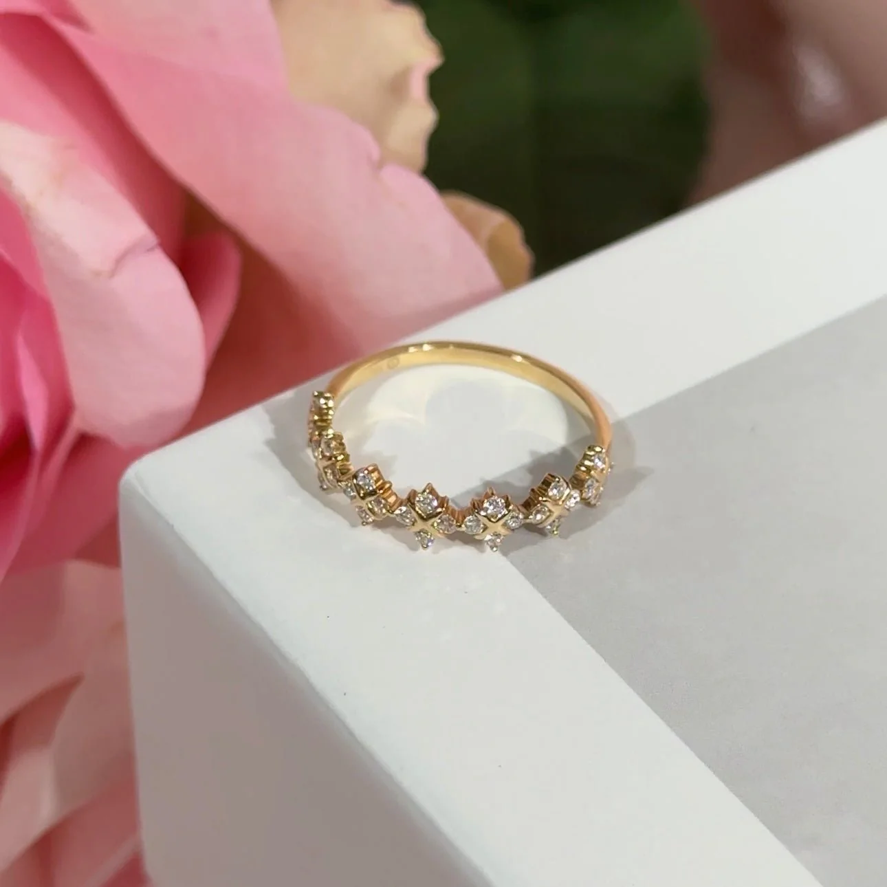Diamond Clover Criss Cross Eternity Ring in Solid 14k Yellow Gold - Image 4