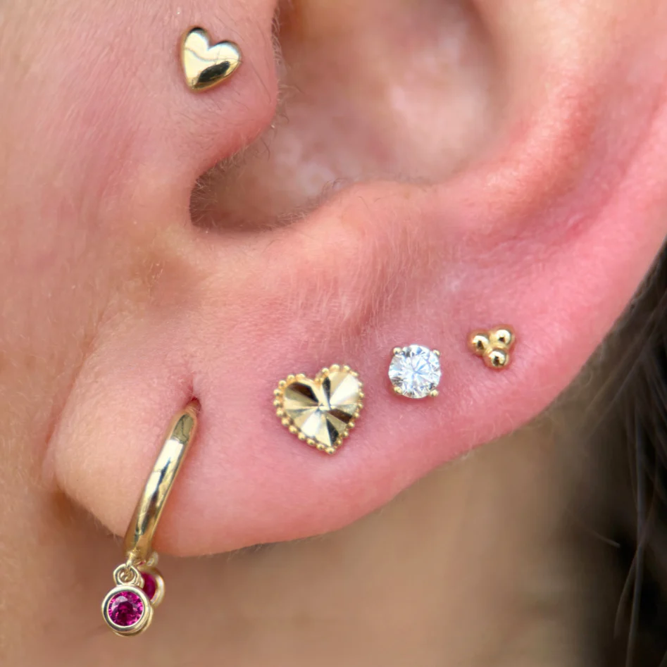Yellow Gold Diamond Threaded Flat Back Stud Earring - Image 9
