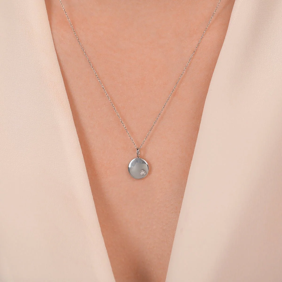 Rose Gold Diamond Heart Disc Pendant Necklace - Image 3
