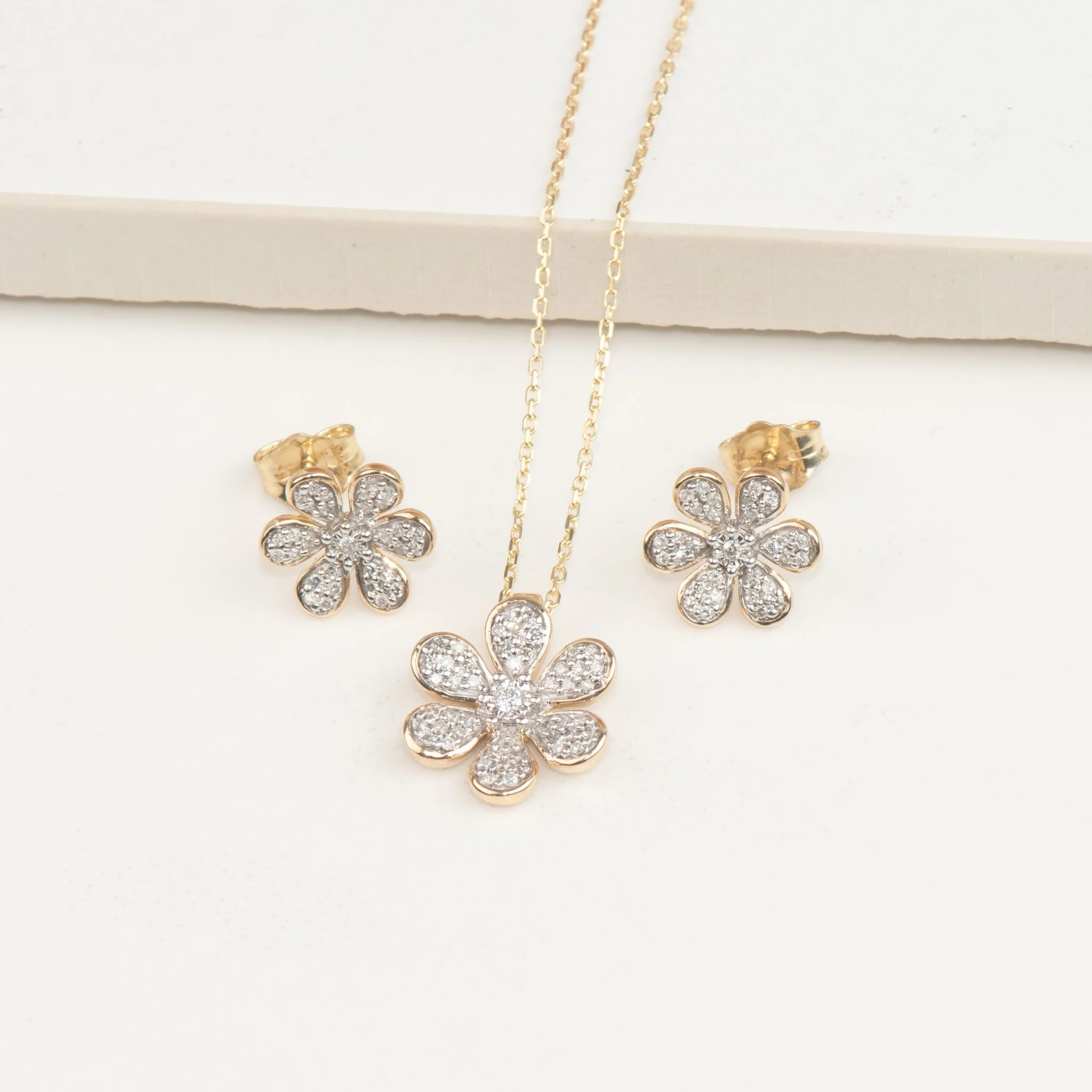 Yellow Gold Diamond Forget-Me-Not Stud - Image 2