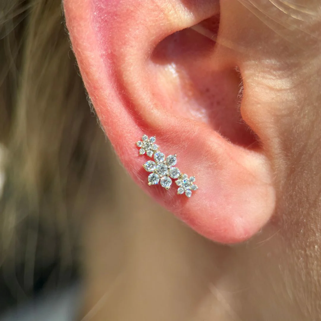 Yellow Gold Diamond Flower Garland Flat Back Earring - Image 5
