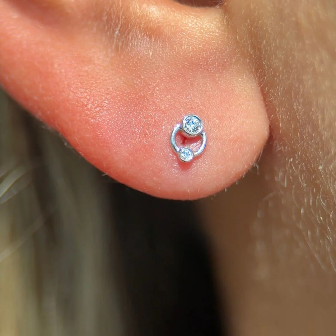 White Gold Double Stone Flat Back Earring - Image 4
