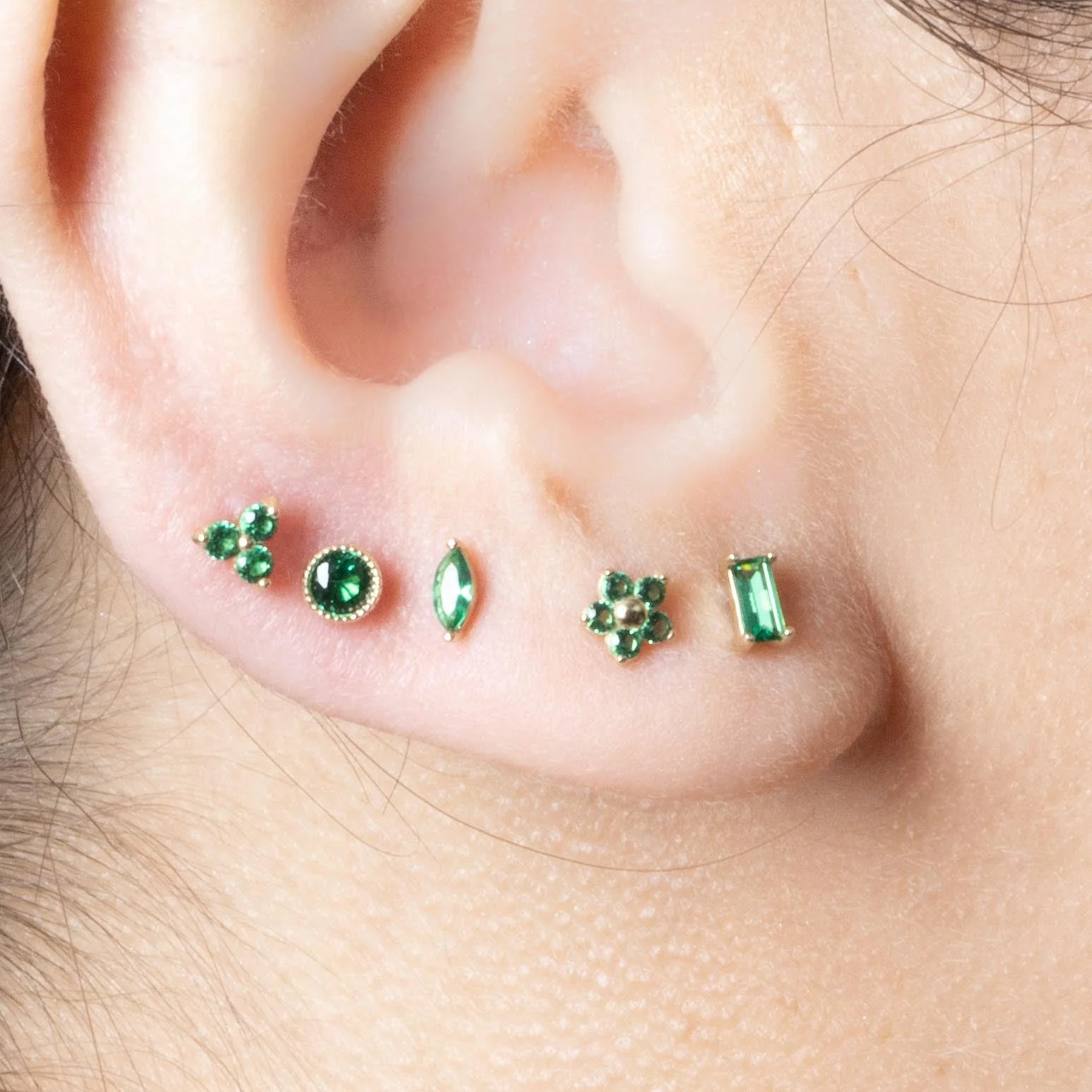 Yellow Gold Emerald Baguette Flat Back Earring - Image 4