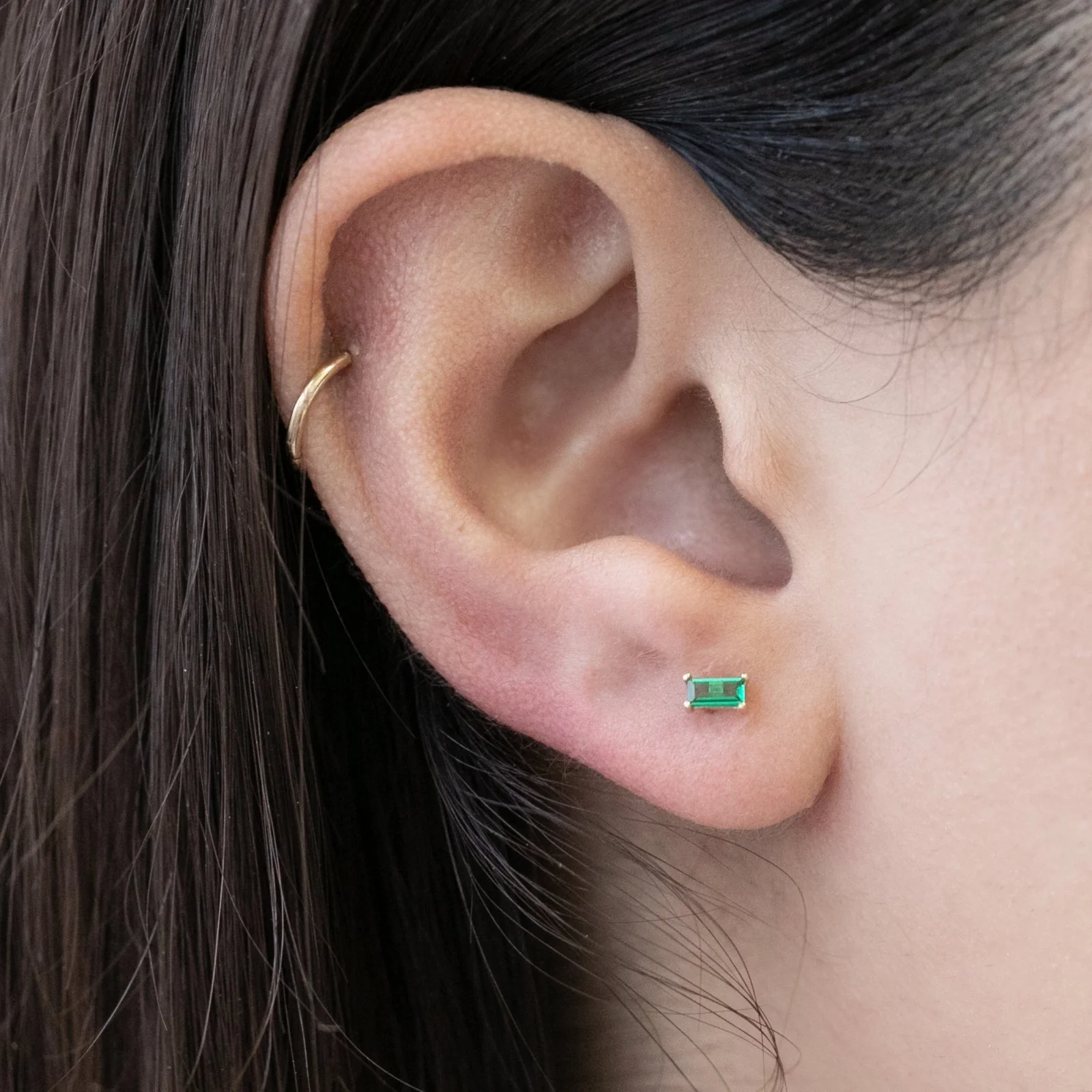 Yellow Gold Emerald Baguette Flat Back Earring - Image 5