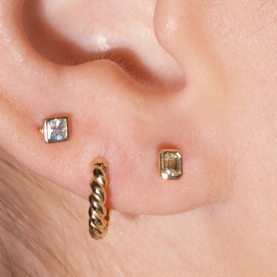 Yellow Gold Emerald Cut Diamond Flat Back Earring - Image 5
