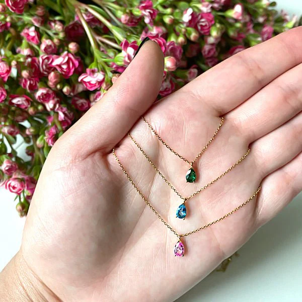 Yellow Gold Emerald Teardrop Pendant Necklace - Image 3