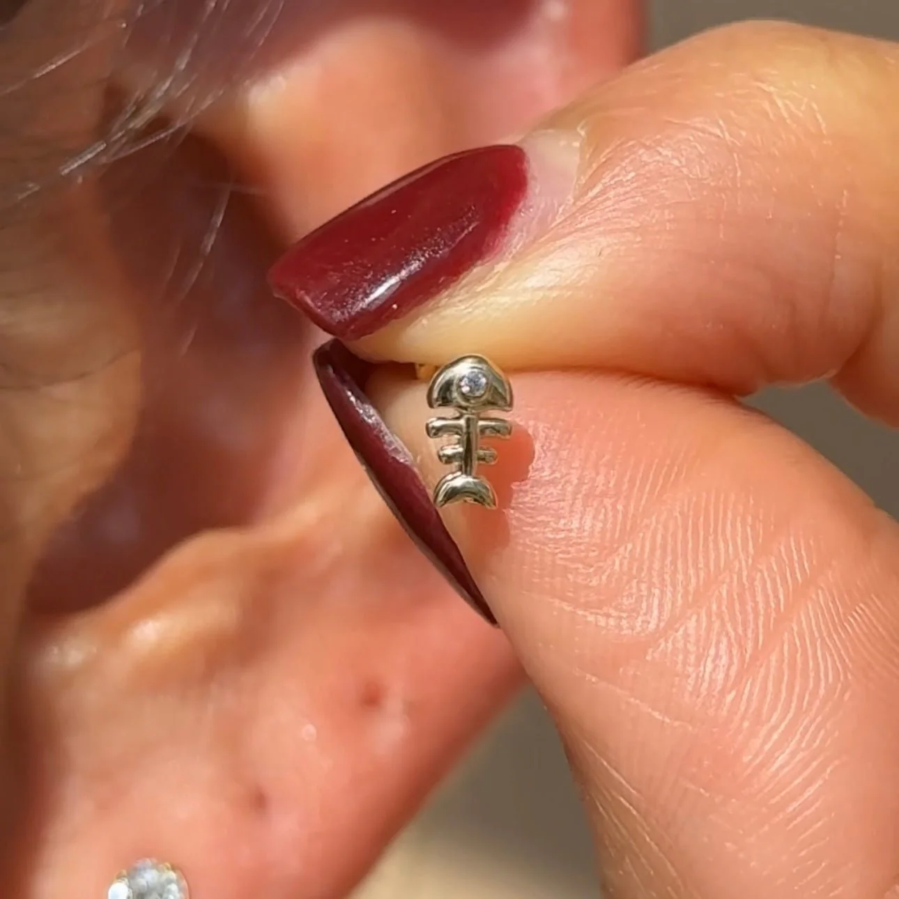Yellow Gold Fishbone Threaded Flat Back Earring - Image 7