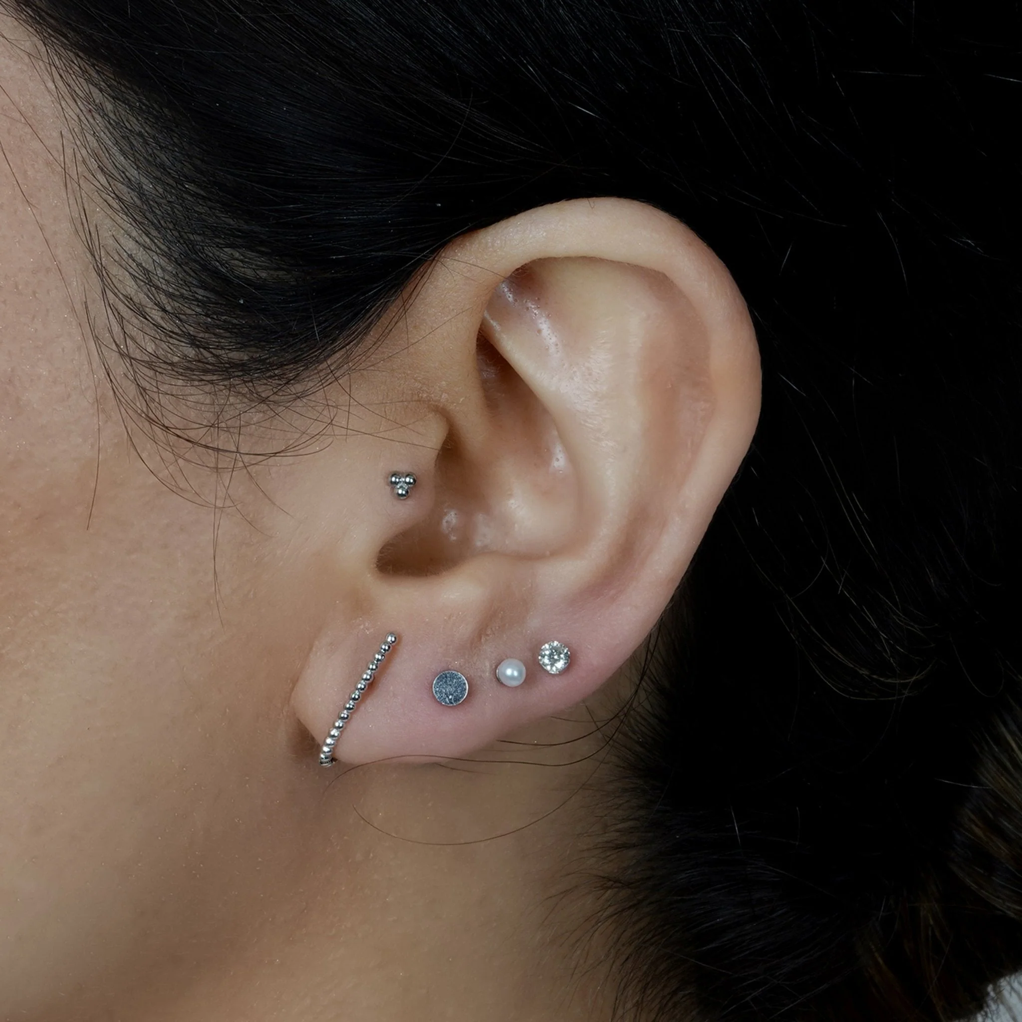 White Gold Round Disc Threaded Flat Back Earring - Image 10