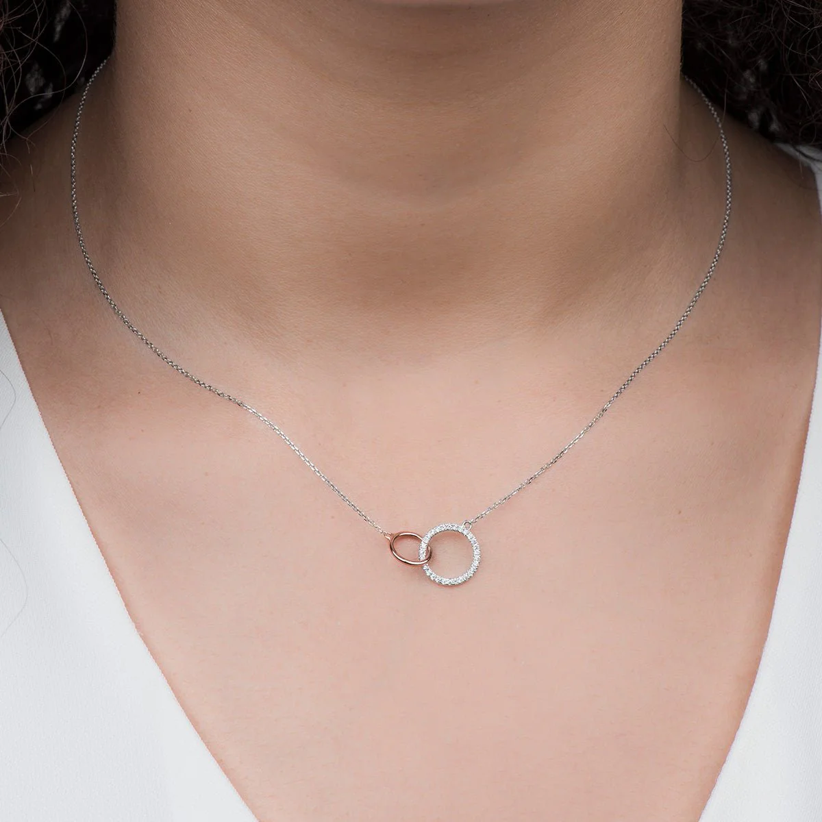 White Rose Gold Diamond Interlocking Circles Necklace - Image 2