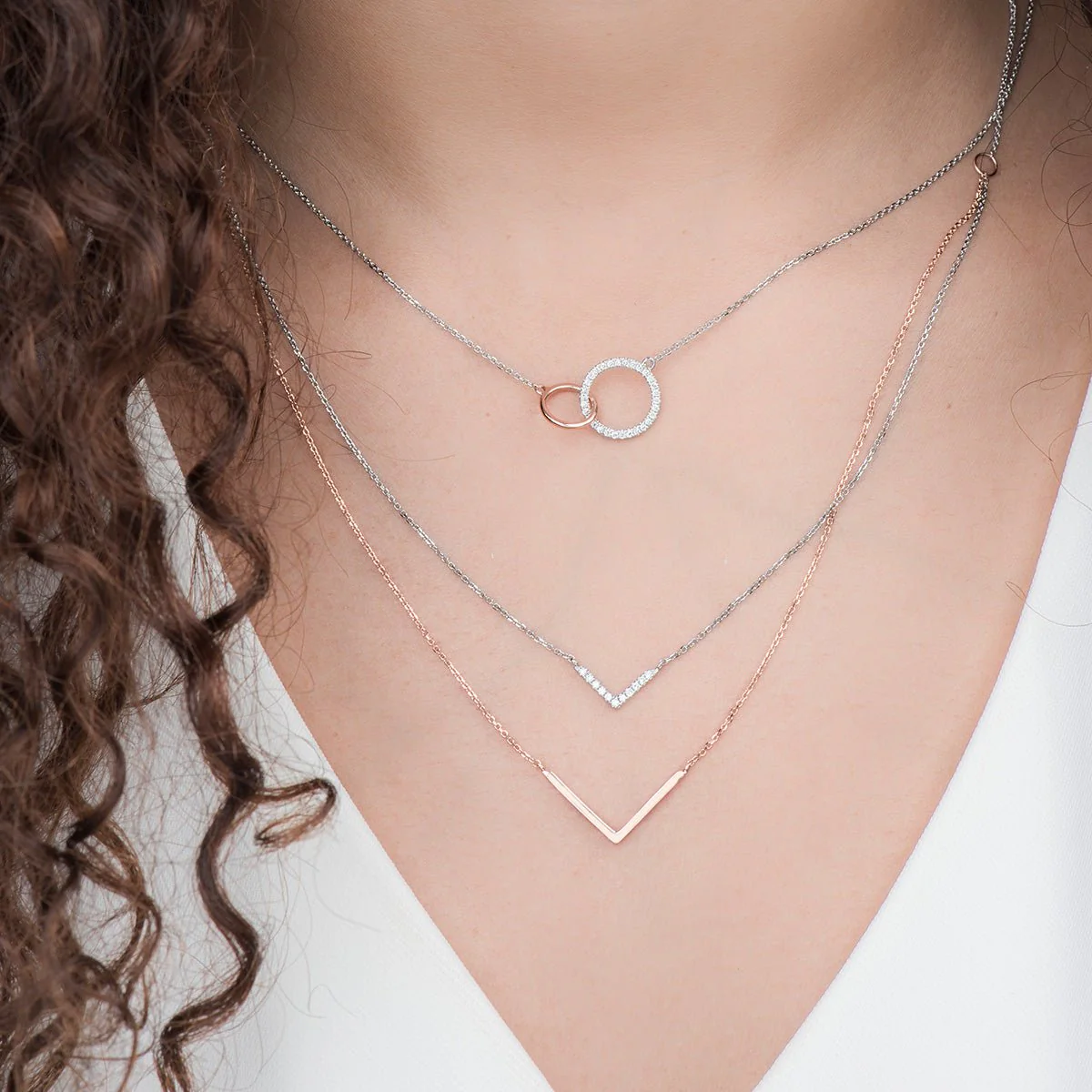 White Rose Gold Diamond Interlocking Circles Necklace - Image 3