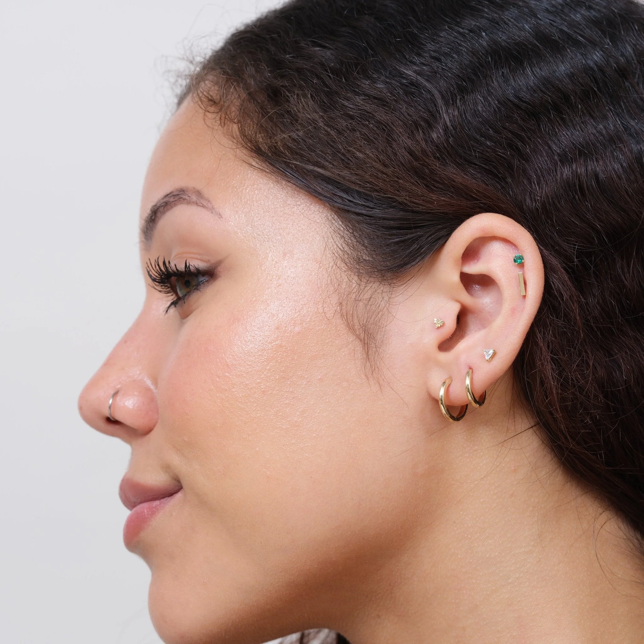 White Gold Bee Threaded Flat Back Earring - Image 9