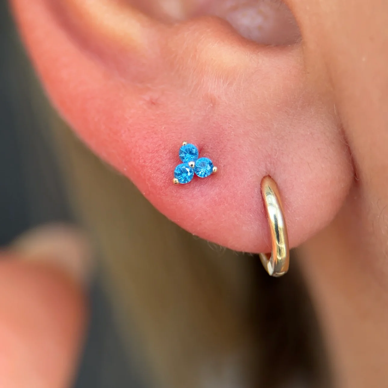 Yellow Gold Blue Topaz Trinity Cluster Flat Back Earring - Image 2