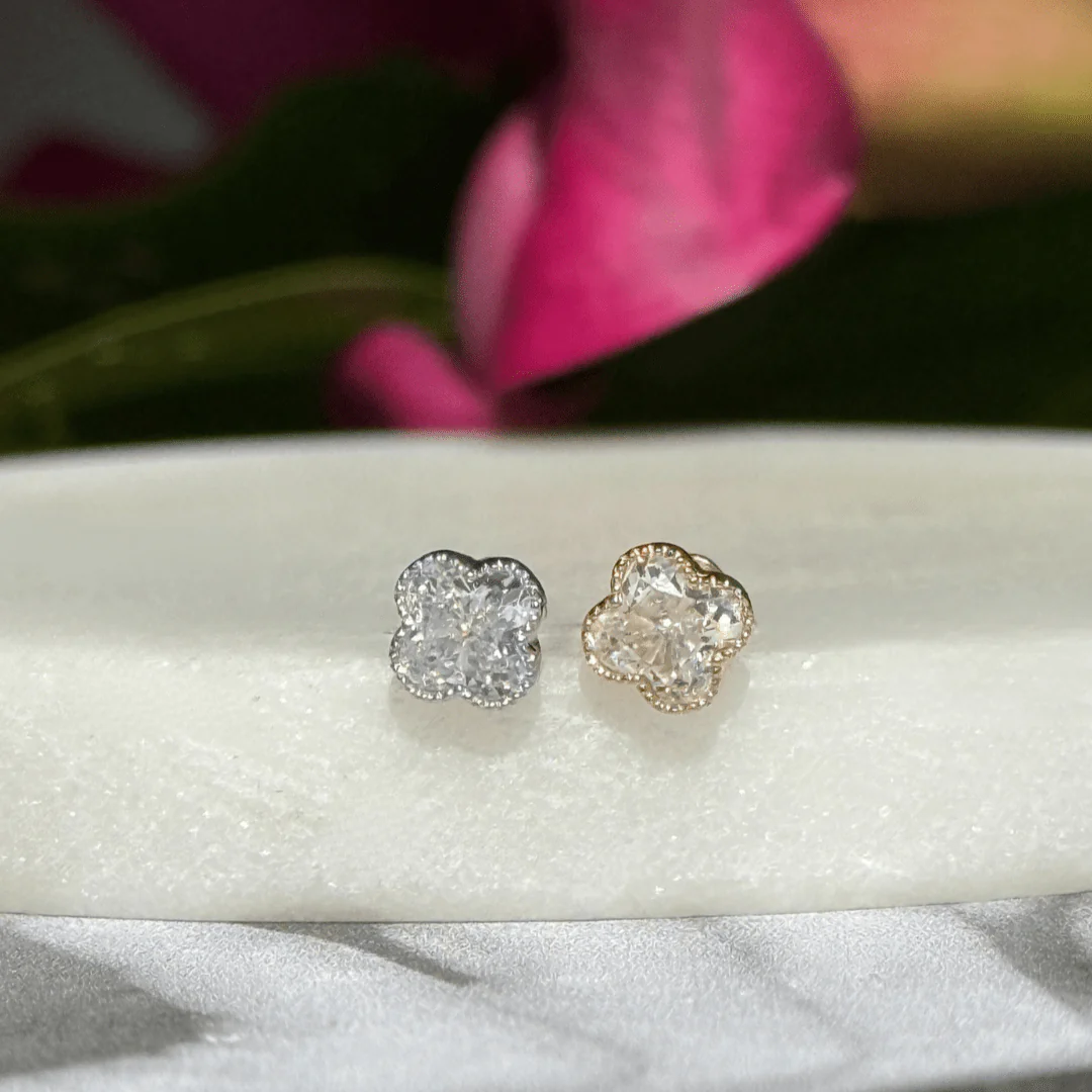 White Gold Clover Milgrain Flat Back Earring - Image 4