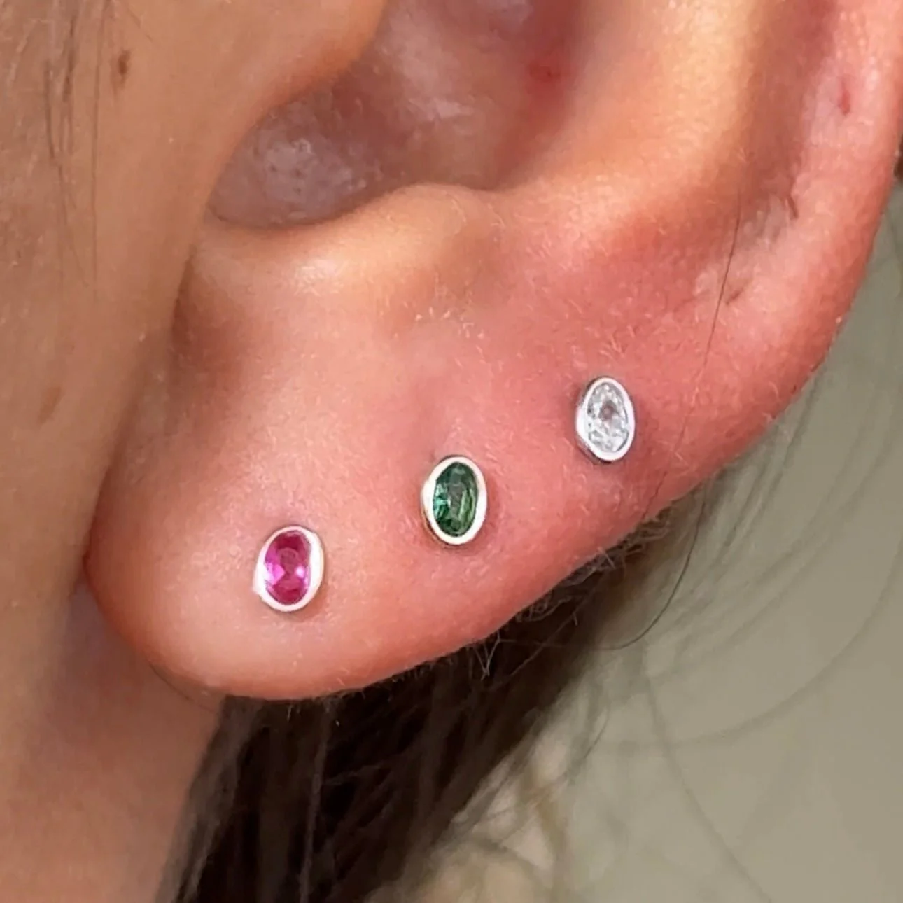 Yellow Gold Oval Emerald Bezel Set Flat Back Earring - Image 3