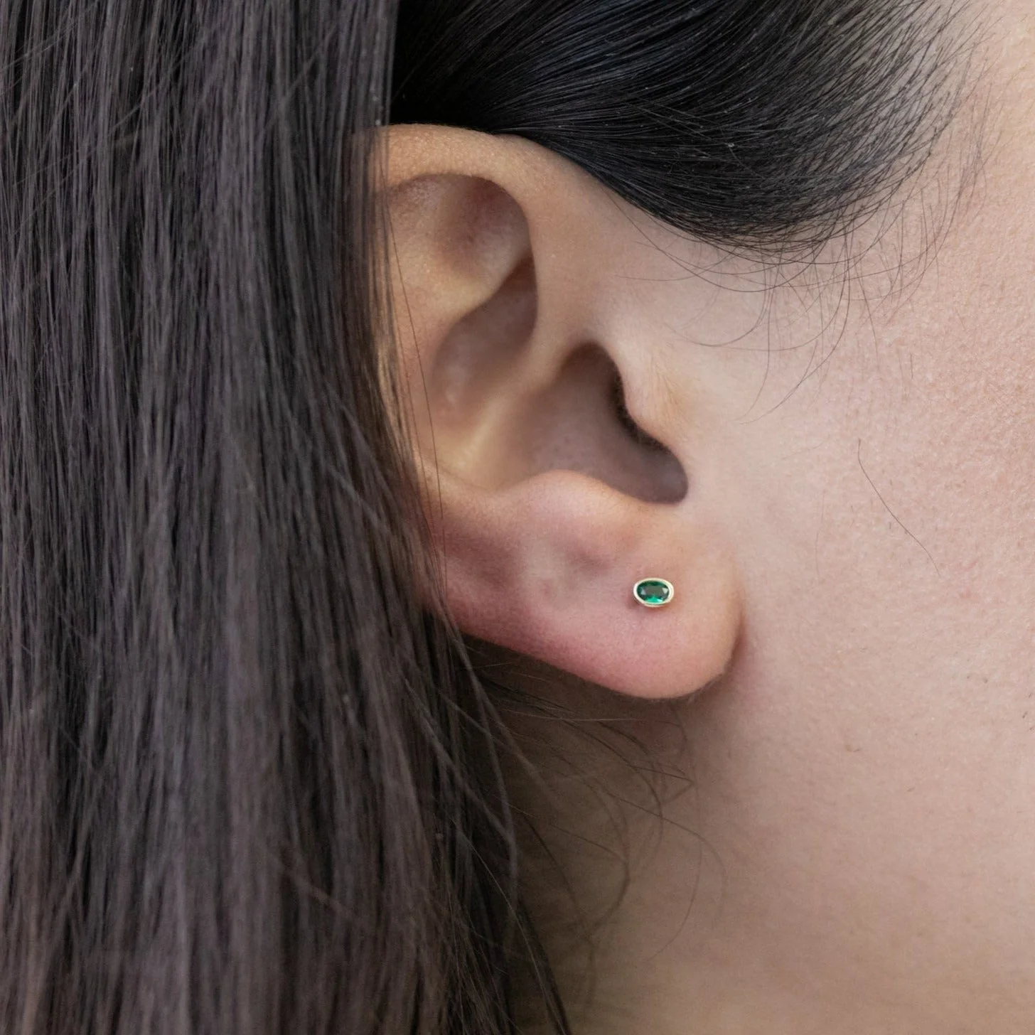 Yellow Gold Oval Emerald Bezel Set Flat Back Earring - Image 4