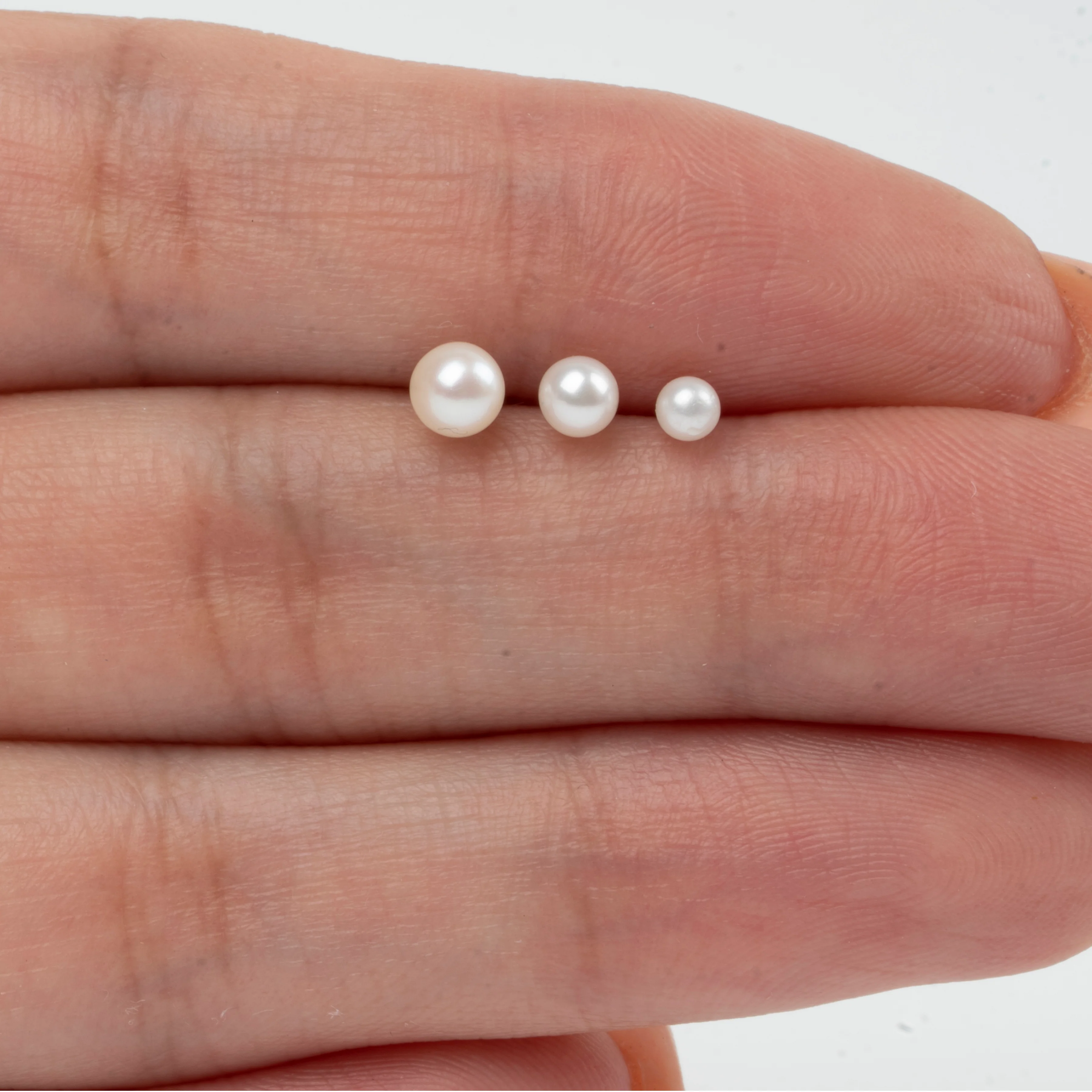 Yellow Gold Pearl Threaded Flat Back Earring - Image 3