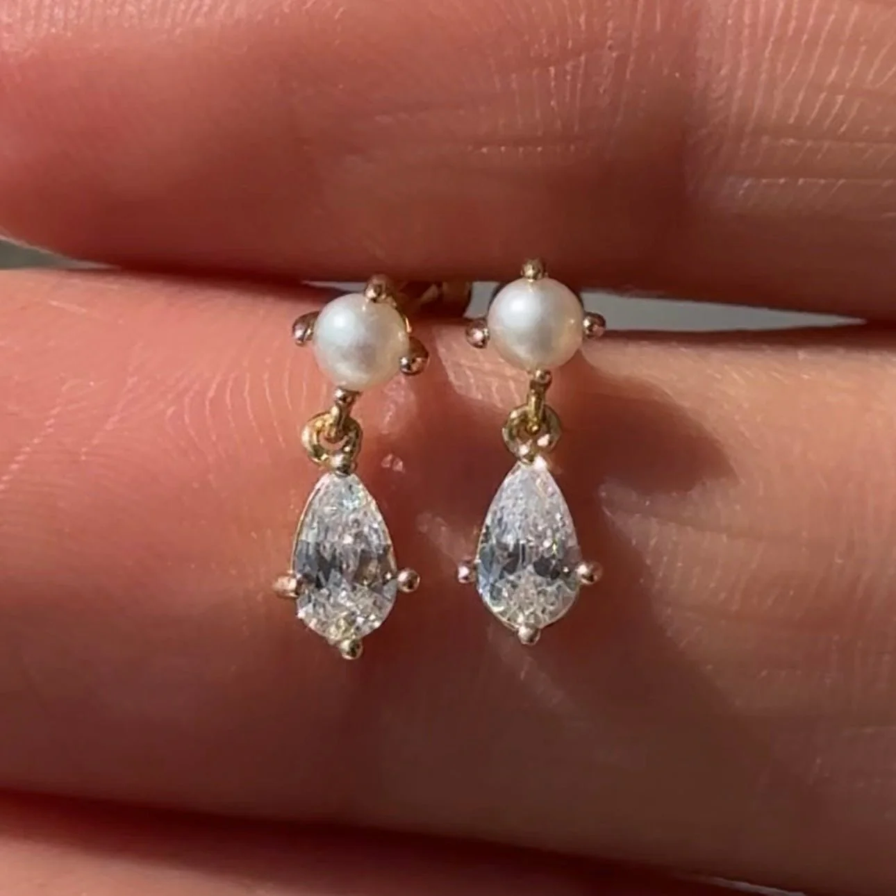 White Gold Pearl & Marquise Drop Flat Back Earring - Image 3