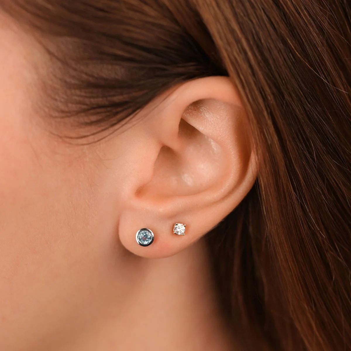 White Gold Blue Topaz Bezel Round Stud - Image 2