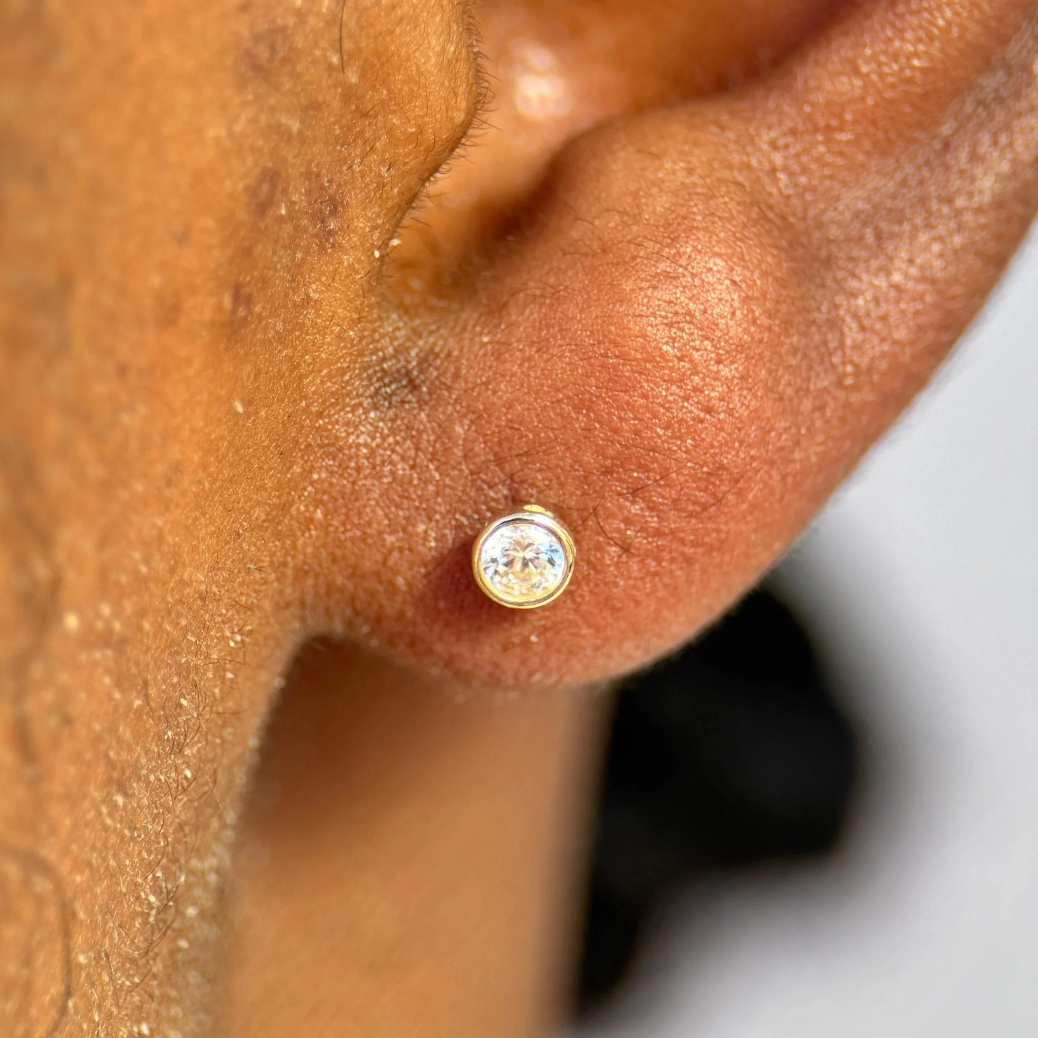 Rose Gold Round Diamond Bezel Set Flat Back Earring - Image 7