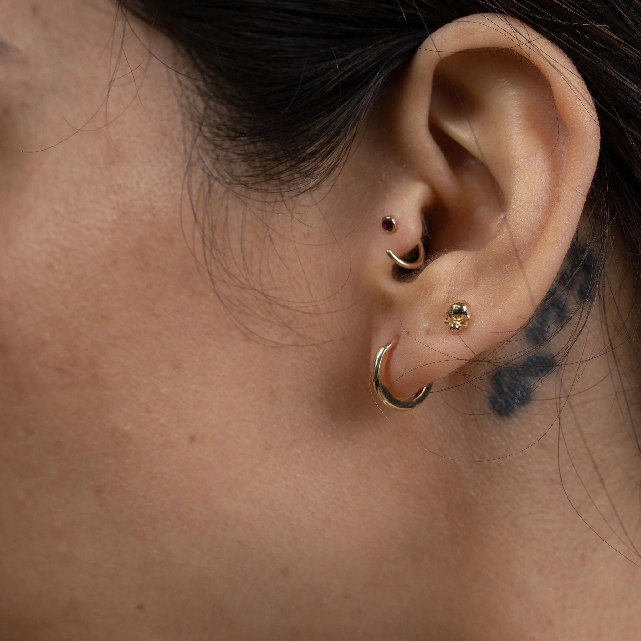 Yellow Gold Skull Flat Back Threaded Stud Earring - Image 3