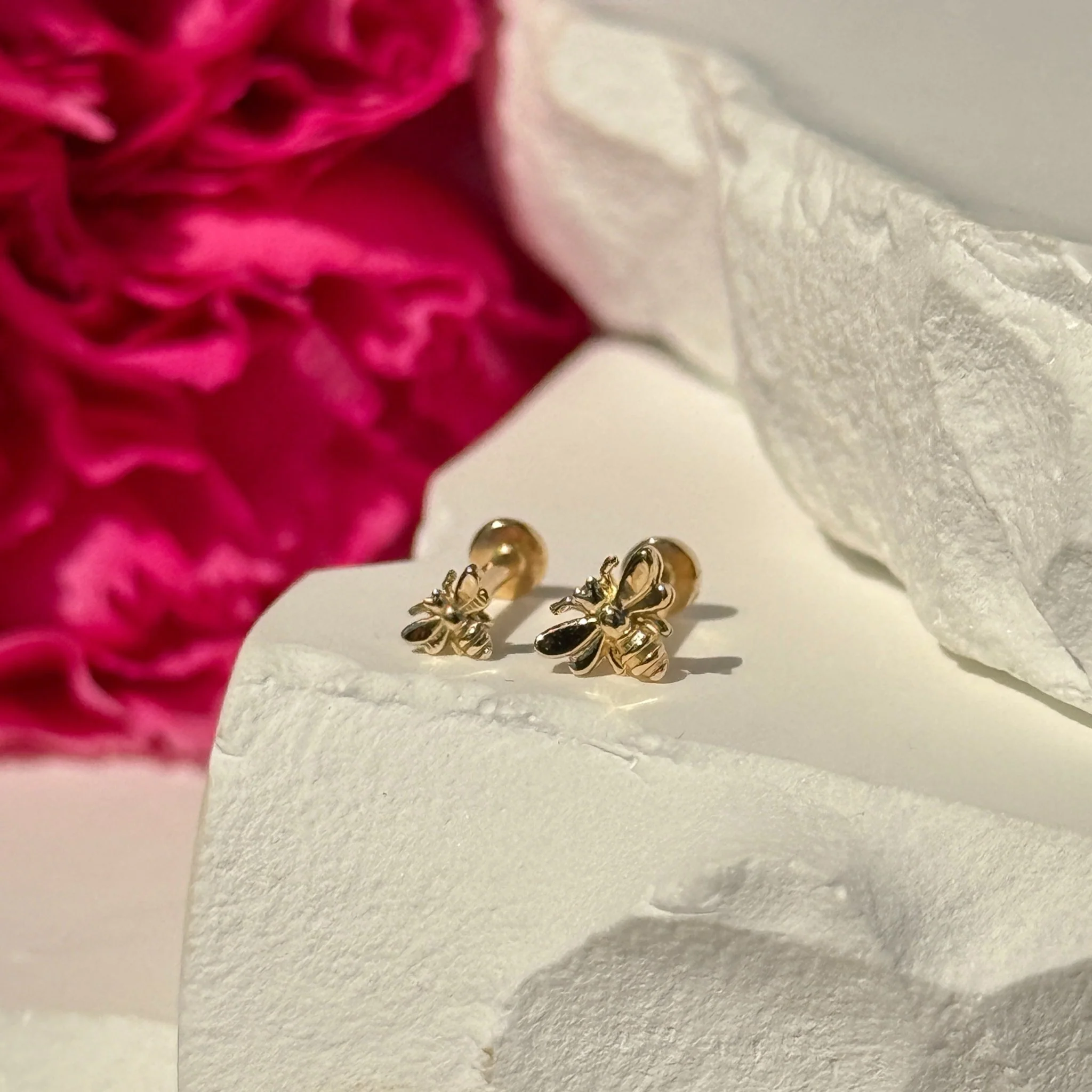 Yellow Gold Bee Flat Back Threaded Stud Stud Earring - Image 7