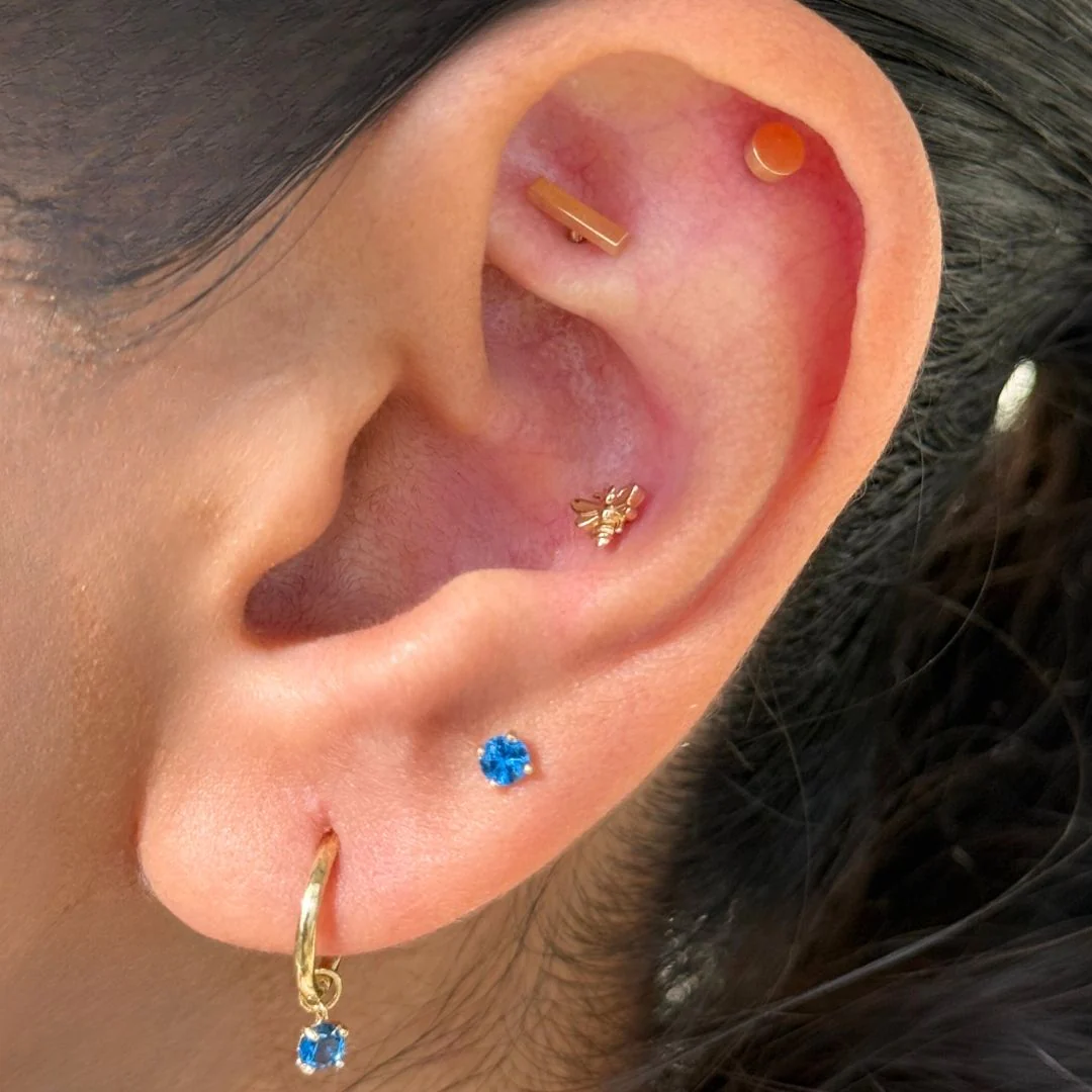 Yellow Gold Bar Flat Back Threaded Stud Earring - Image 6