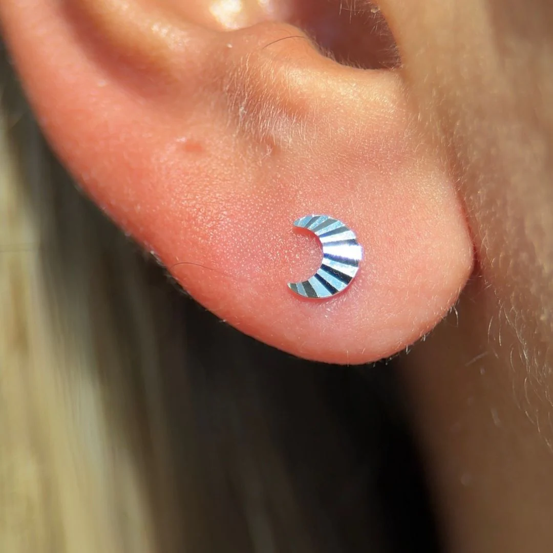 White Gold Crescent Moon Flat Back Earring - Image 4