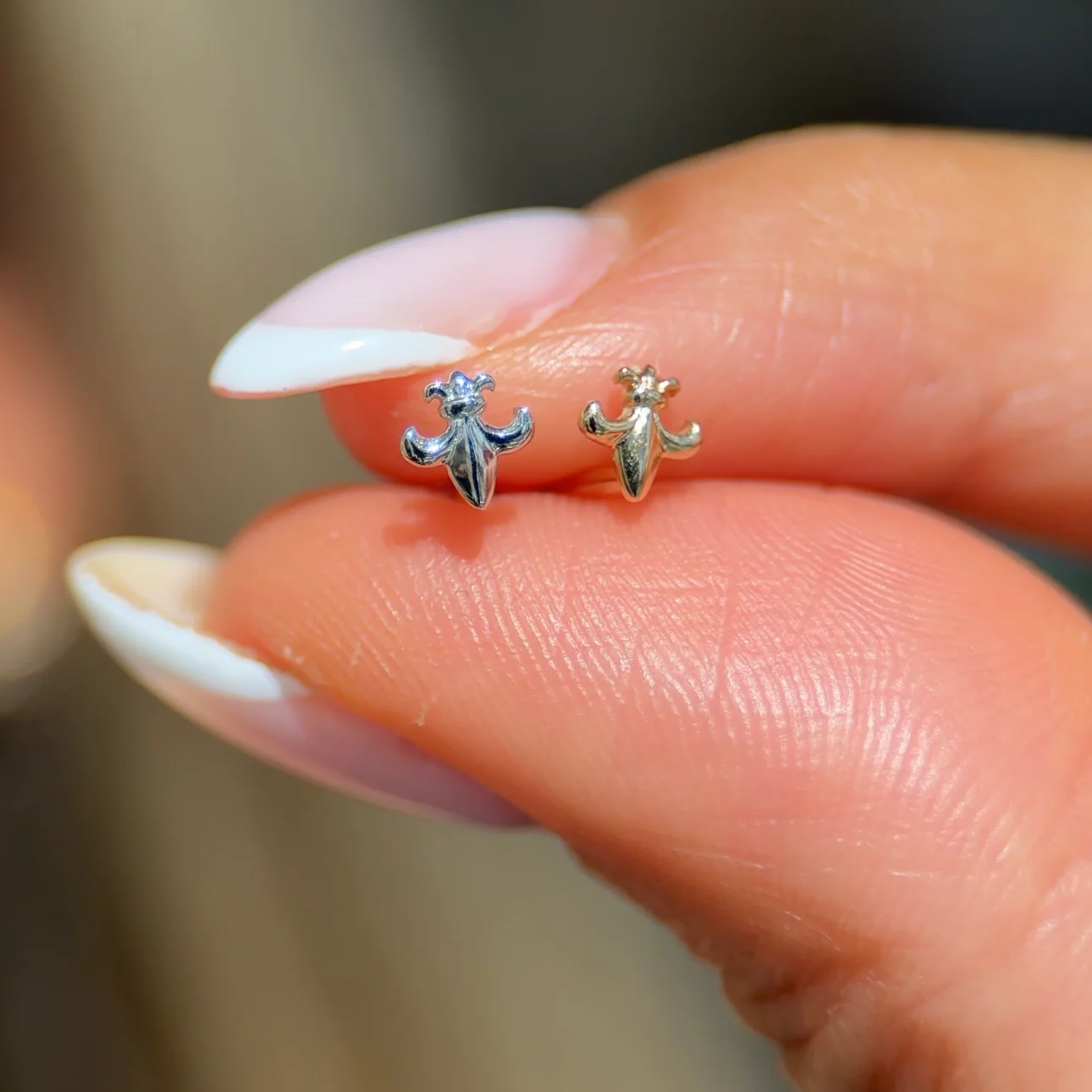 White Gold Fleur De Lis Flat Back Earring - Image 2