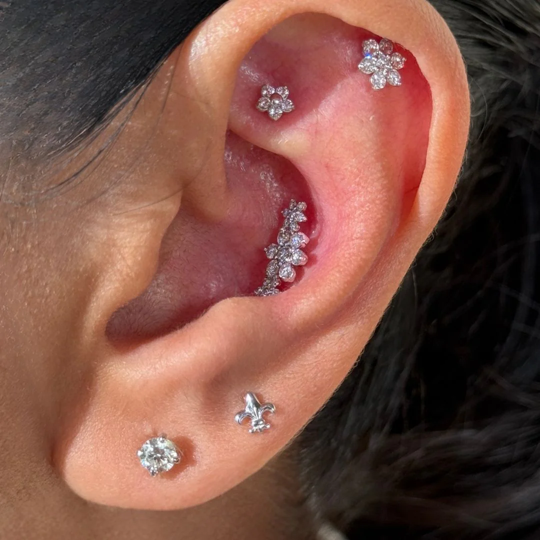 White Gold Fleur De Lis Flat Back Earring - Image 6