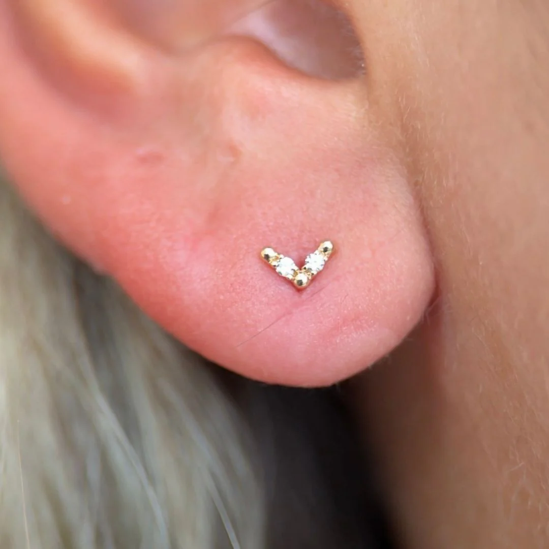 White Gold Chevron Flat Back Gemstone Stud - Image 2